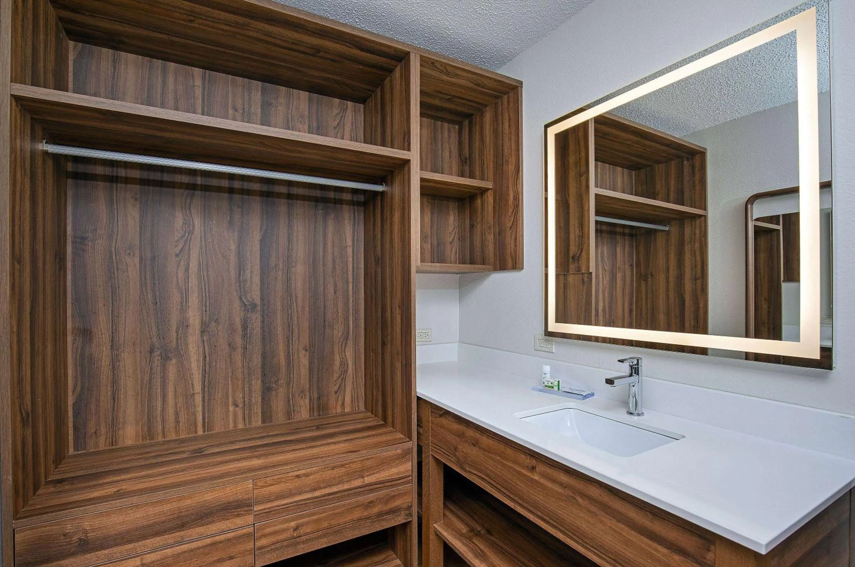 Bed in Wingate by Wyndham Hattiesburg