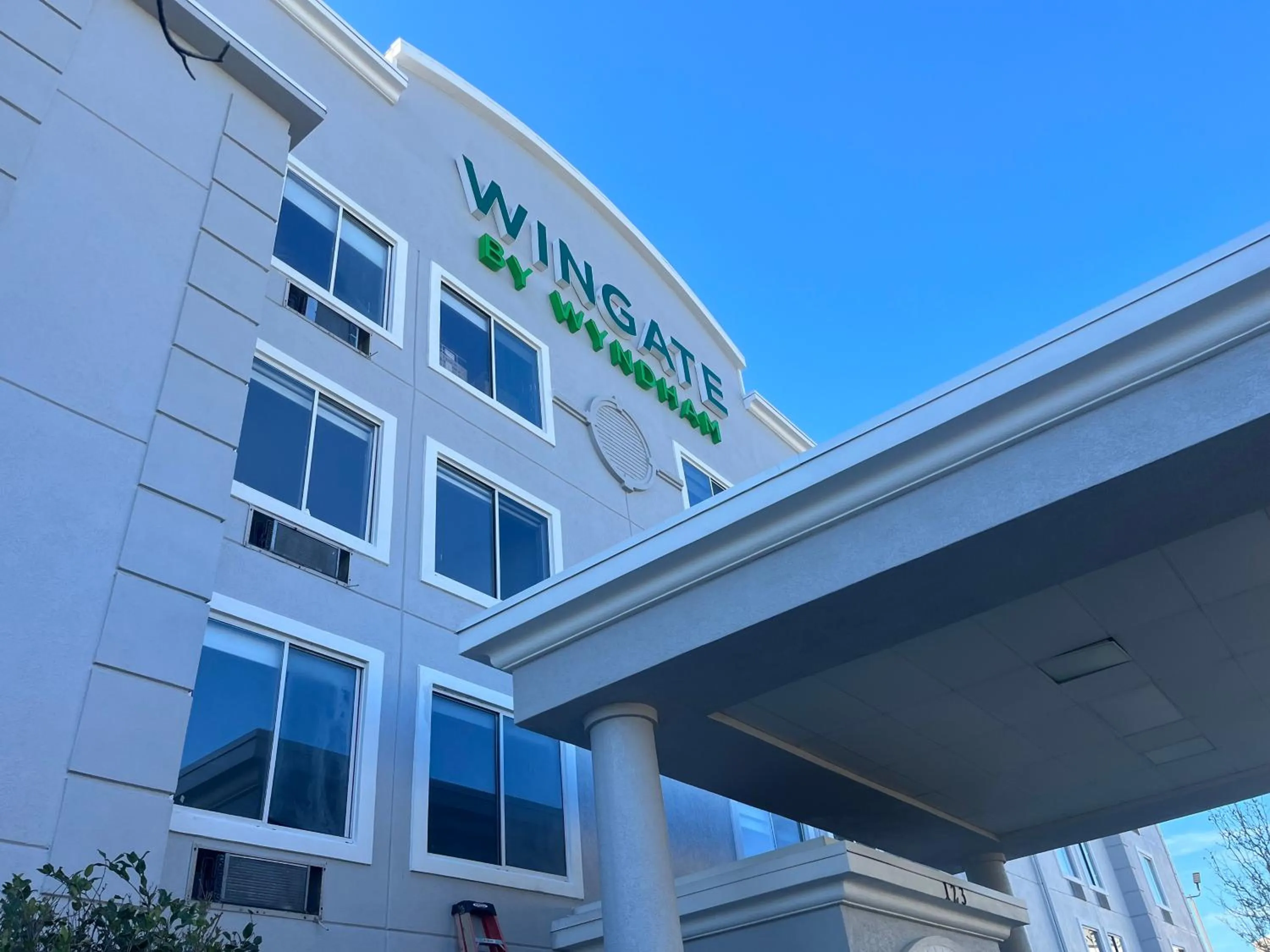 Property building in Wingate by Wyndham Hattiesburg