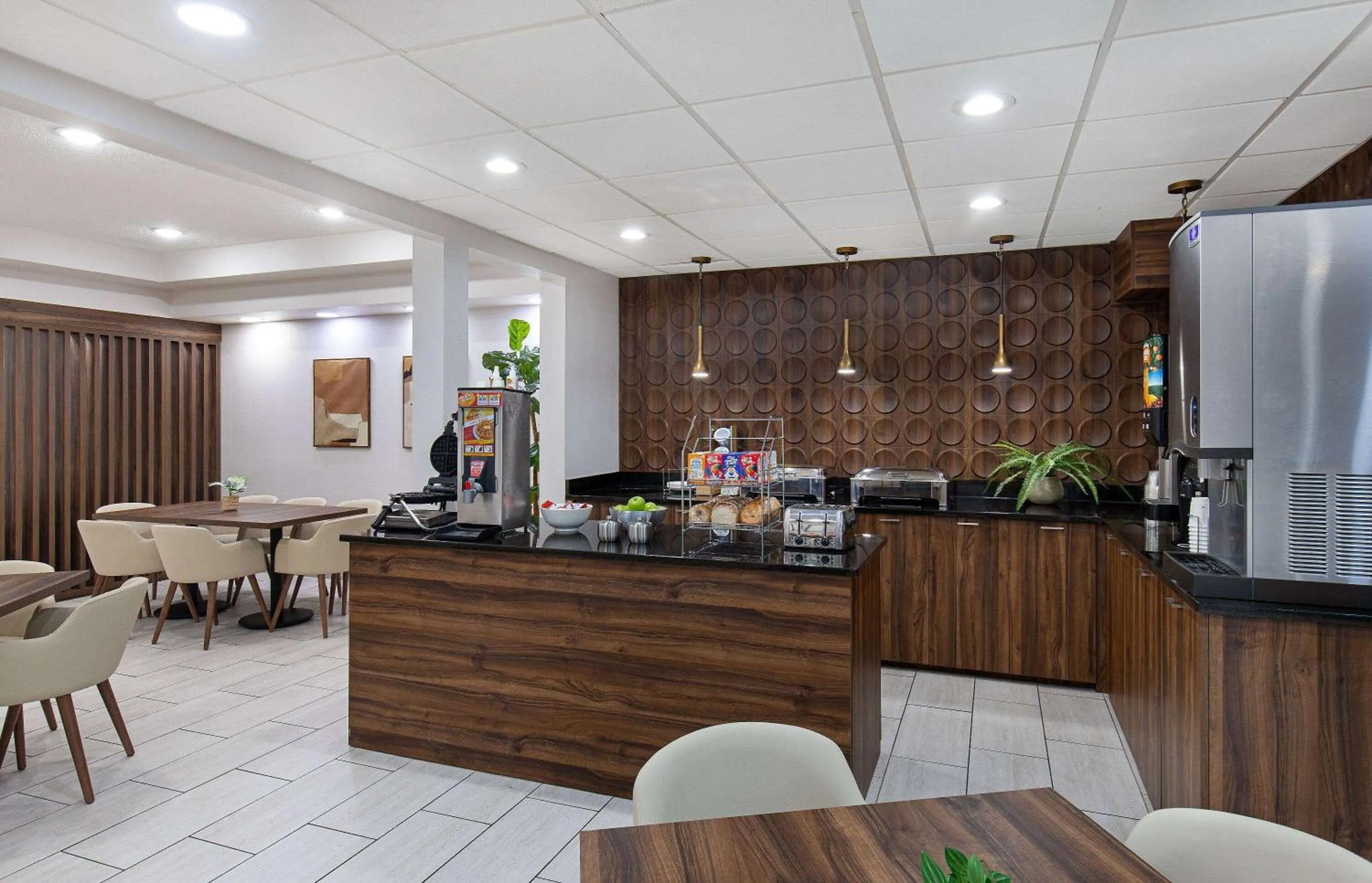 Breakfast in Wingate by Wyndham Hattiesburg