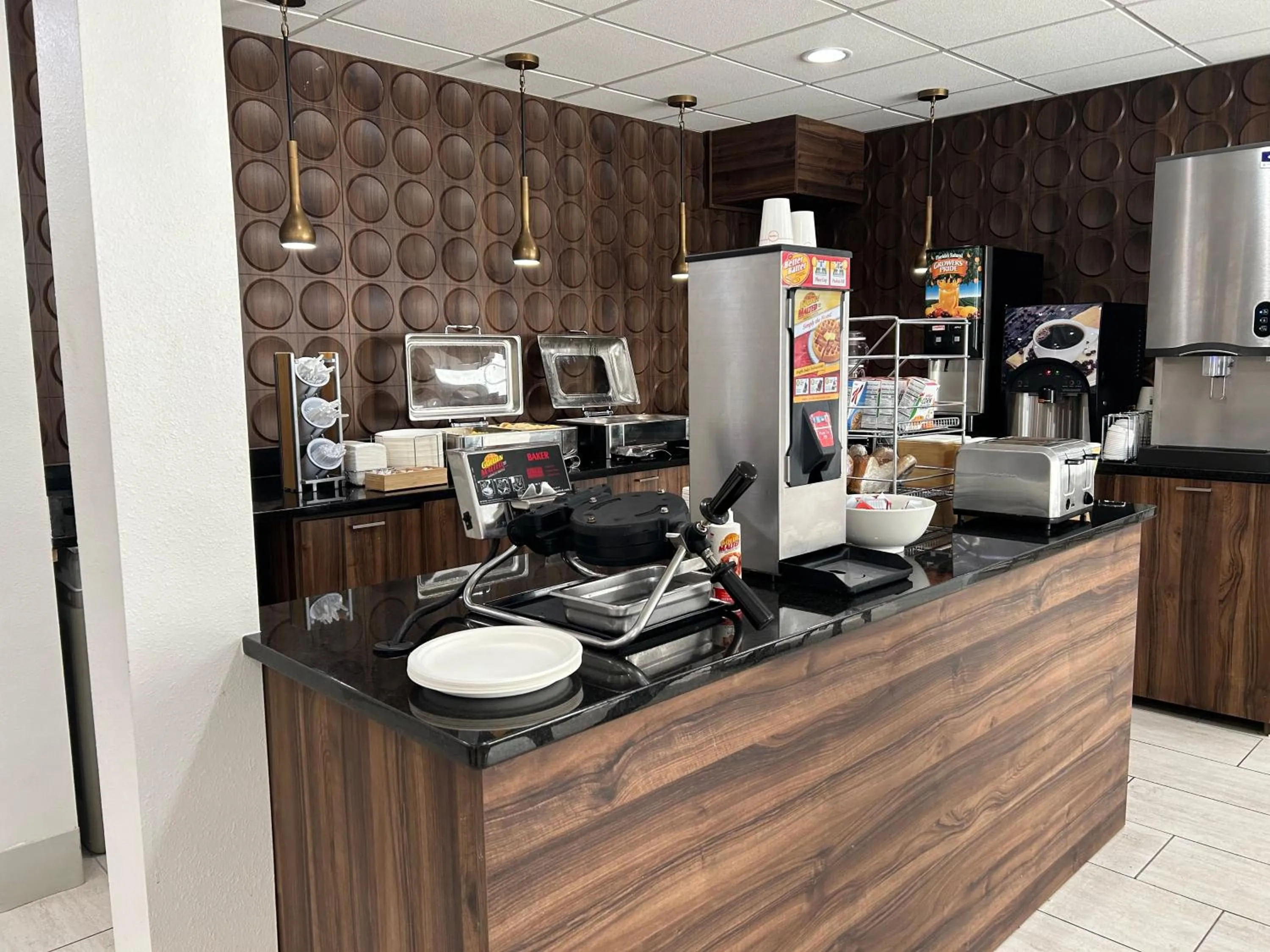 Breakfast in Wingate by Wyndham Hattiesburg