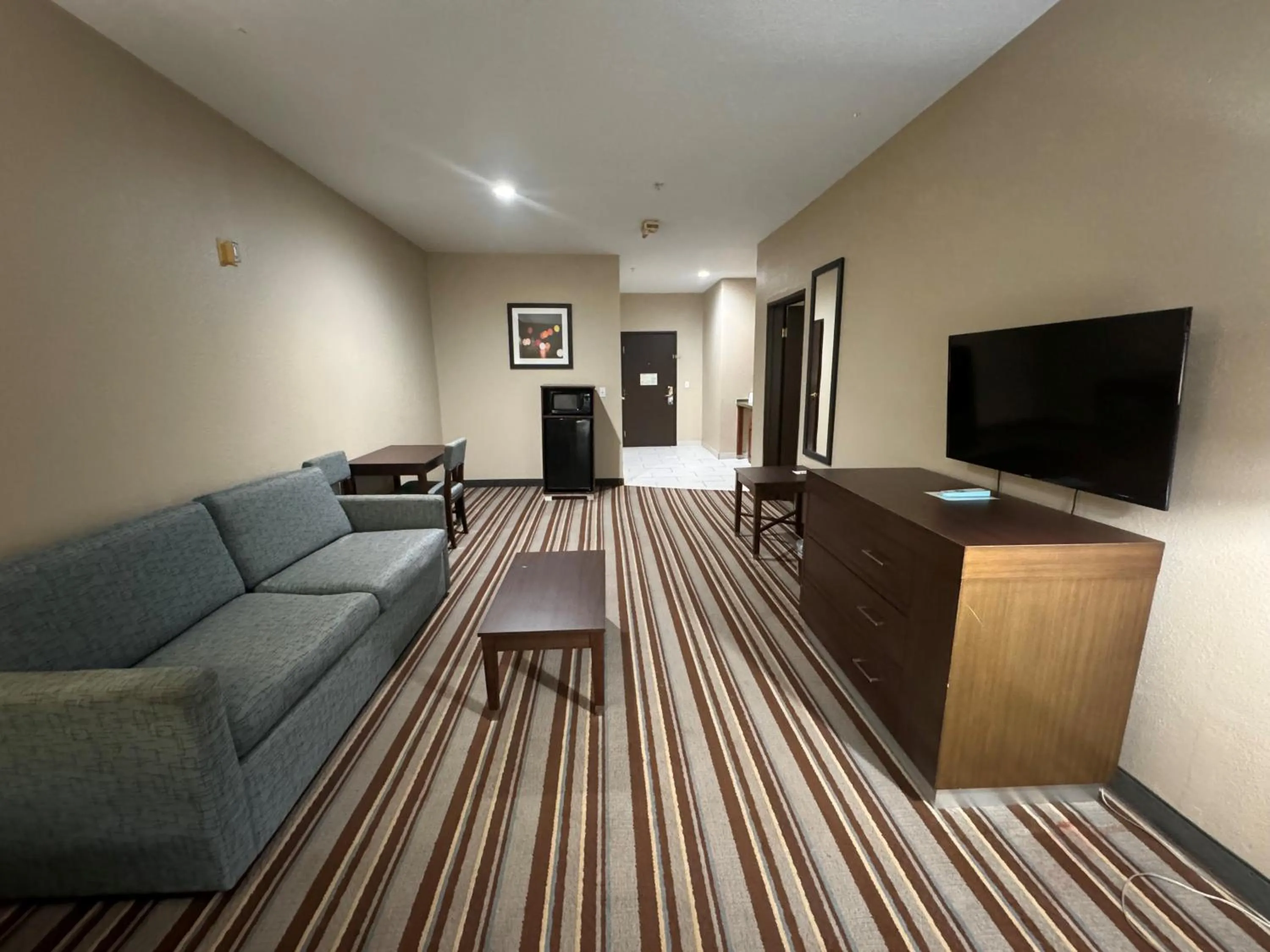 Photo of the whole room in Super 8 by Wyndham Port Arthur/Nederland Area