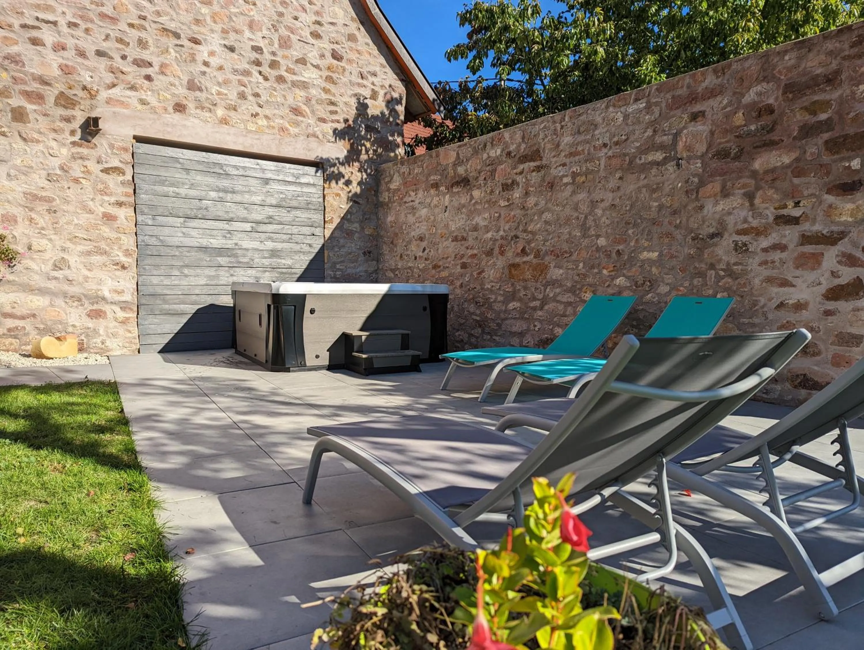 Garden in La Maison d'Emilie