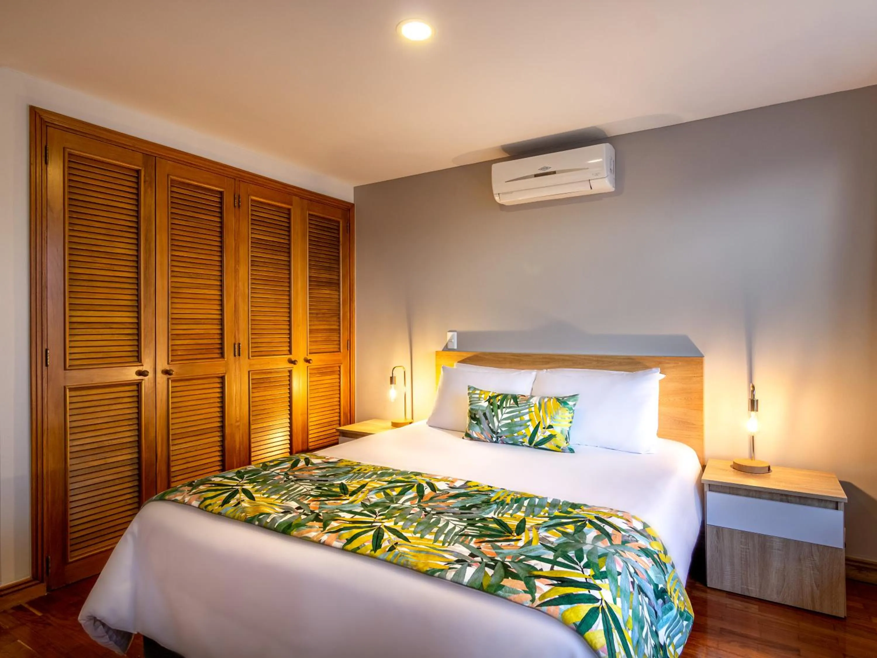 Bed in Alcazar de Oviedo by EE Hoteles