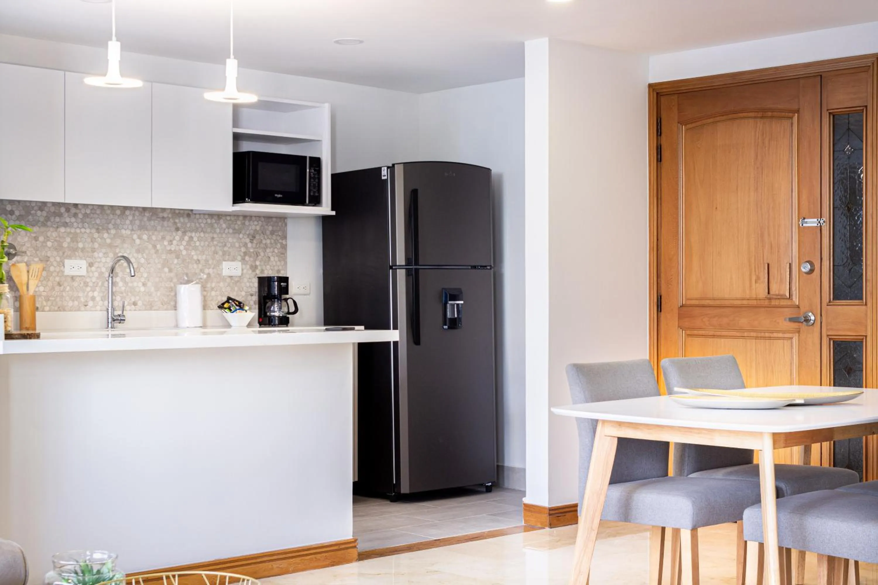 Kitchen or kitchenette in Alcazar de Oviedo by EE Hoteles