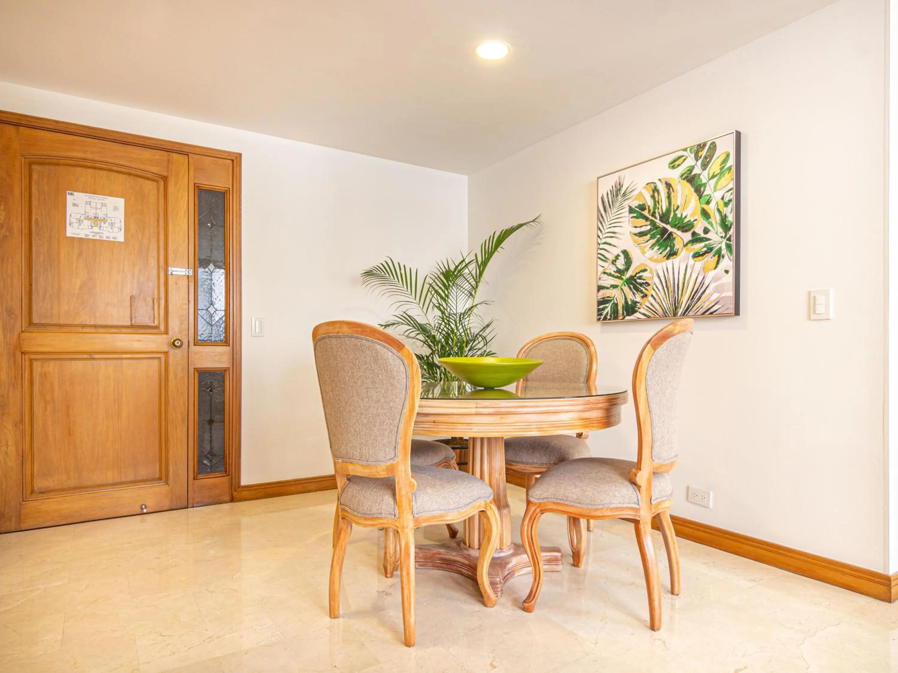 Dining area in Alcazar de Oviedo by EE Hoteles