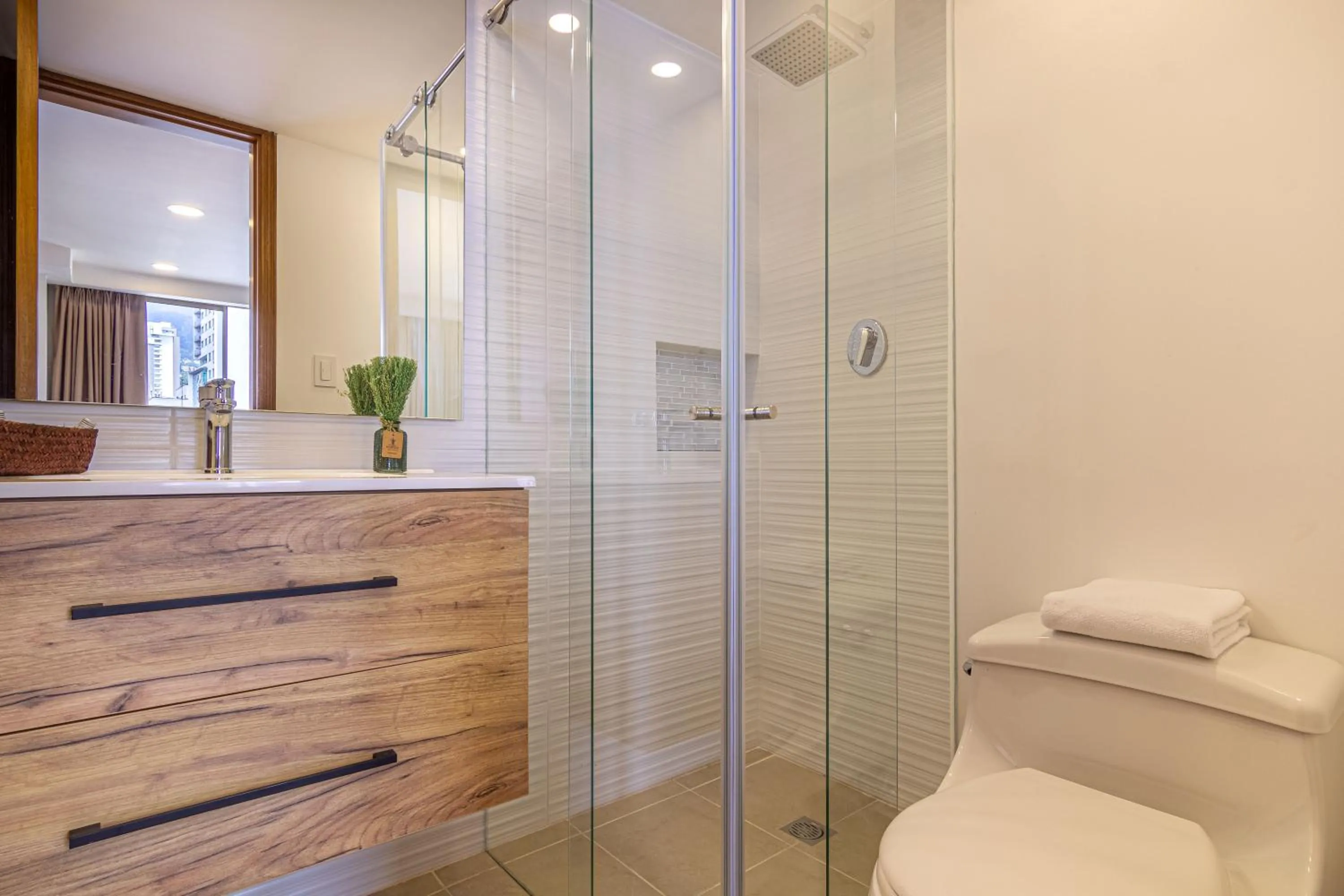 Bathroom in Alcazar de Oviedo by EE Hoteles