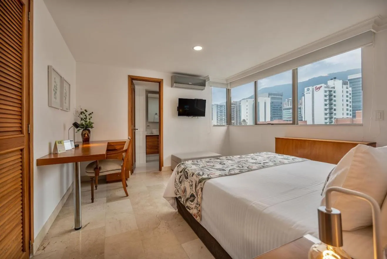 Bed in Alcazar de Oviedo by EE Hoteles