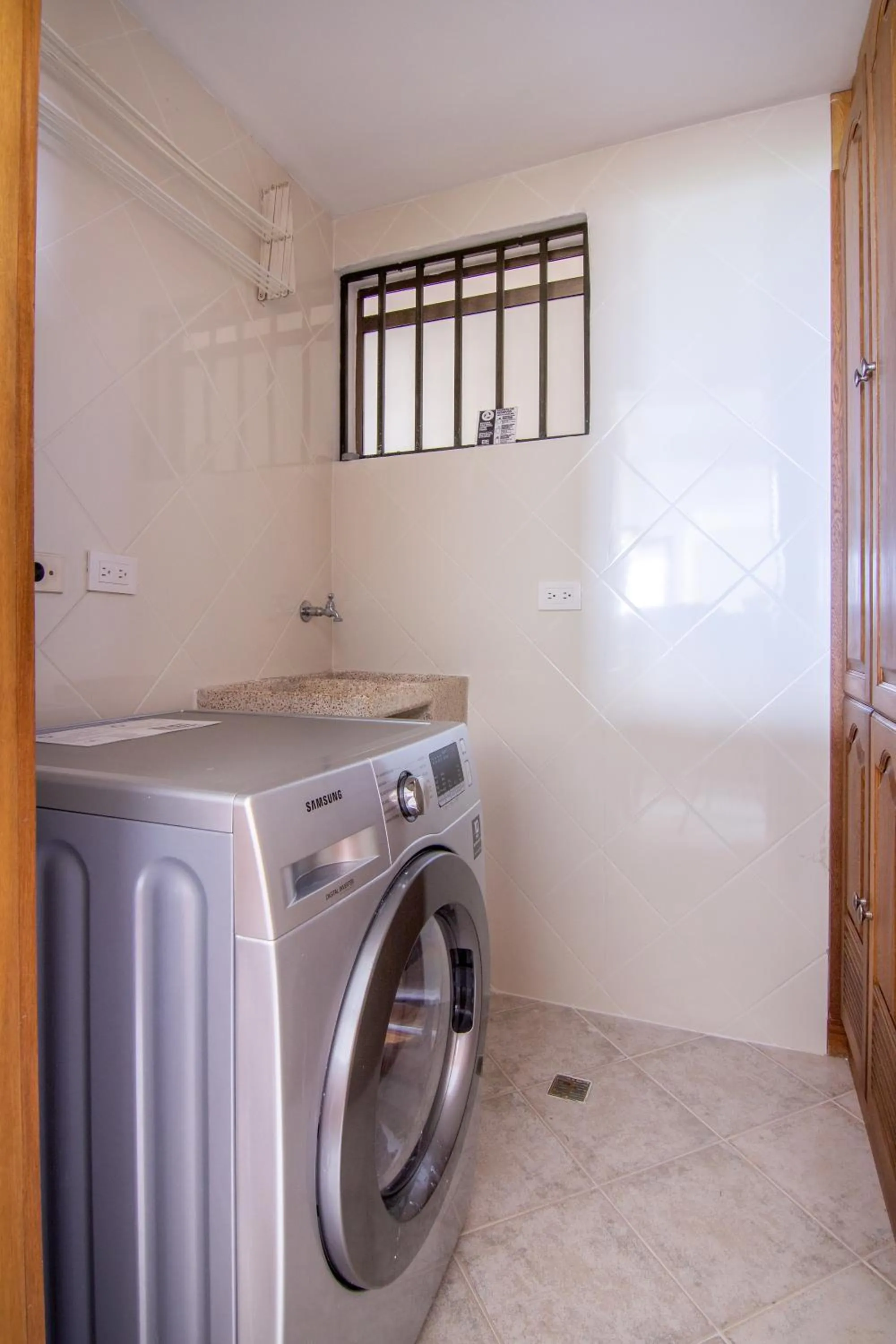 Kitchen or kitchenette in Alcazar de Oviedo by EE Hoteles