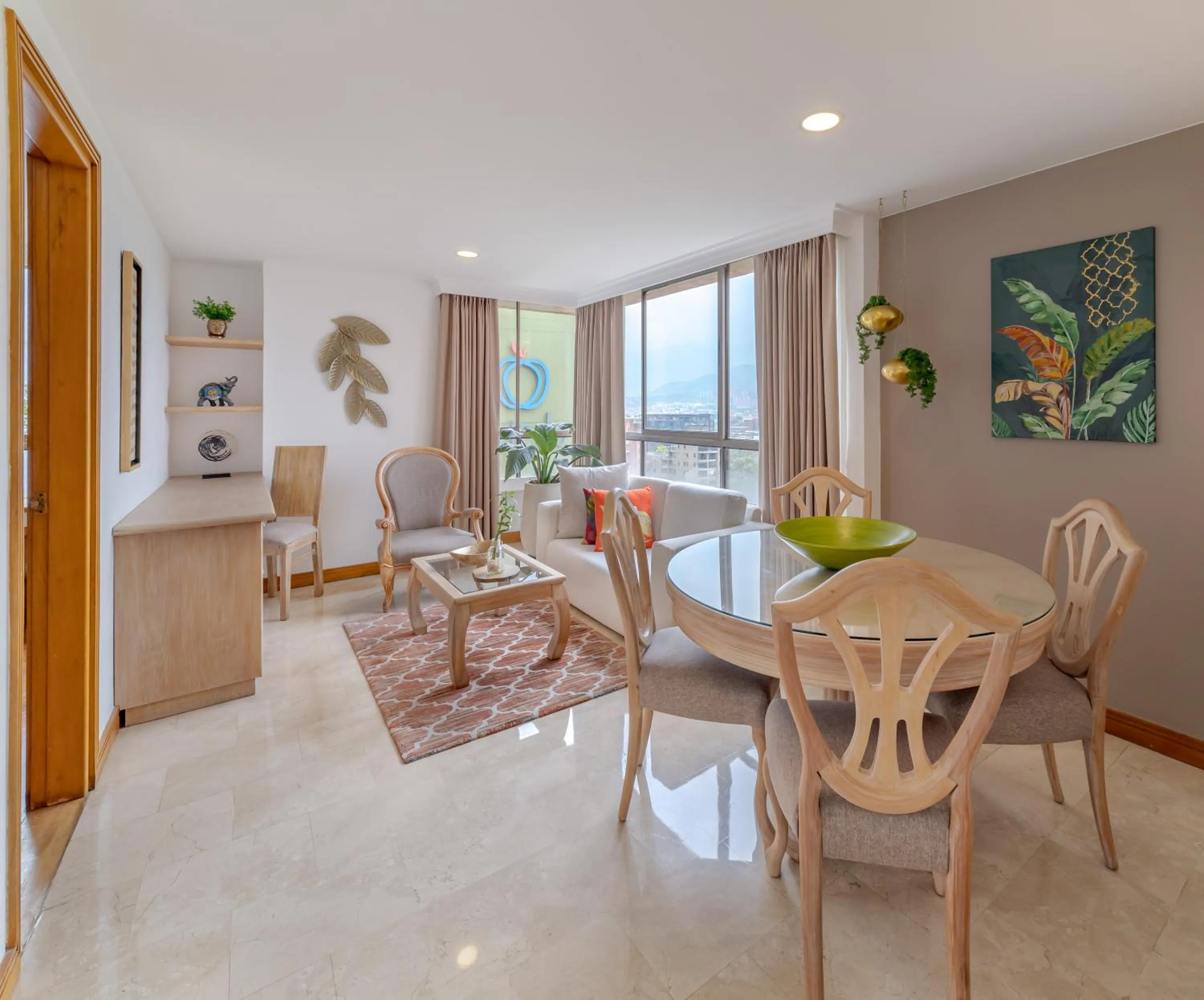 Living room in Alcazar de Oviedo by EE Hoteles