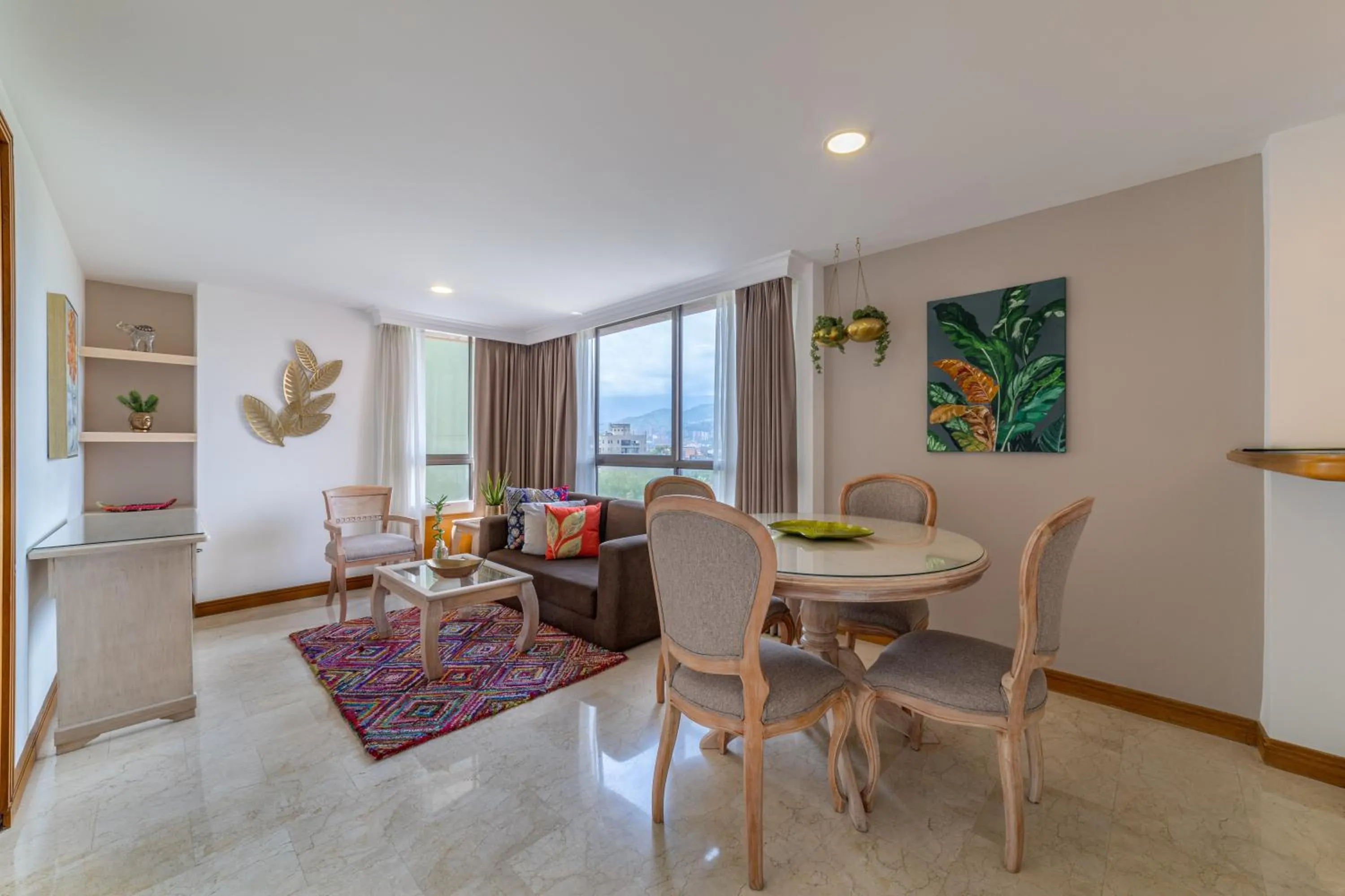 Living room in Alcazar de Oviedo by EE Hoteles