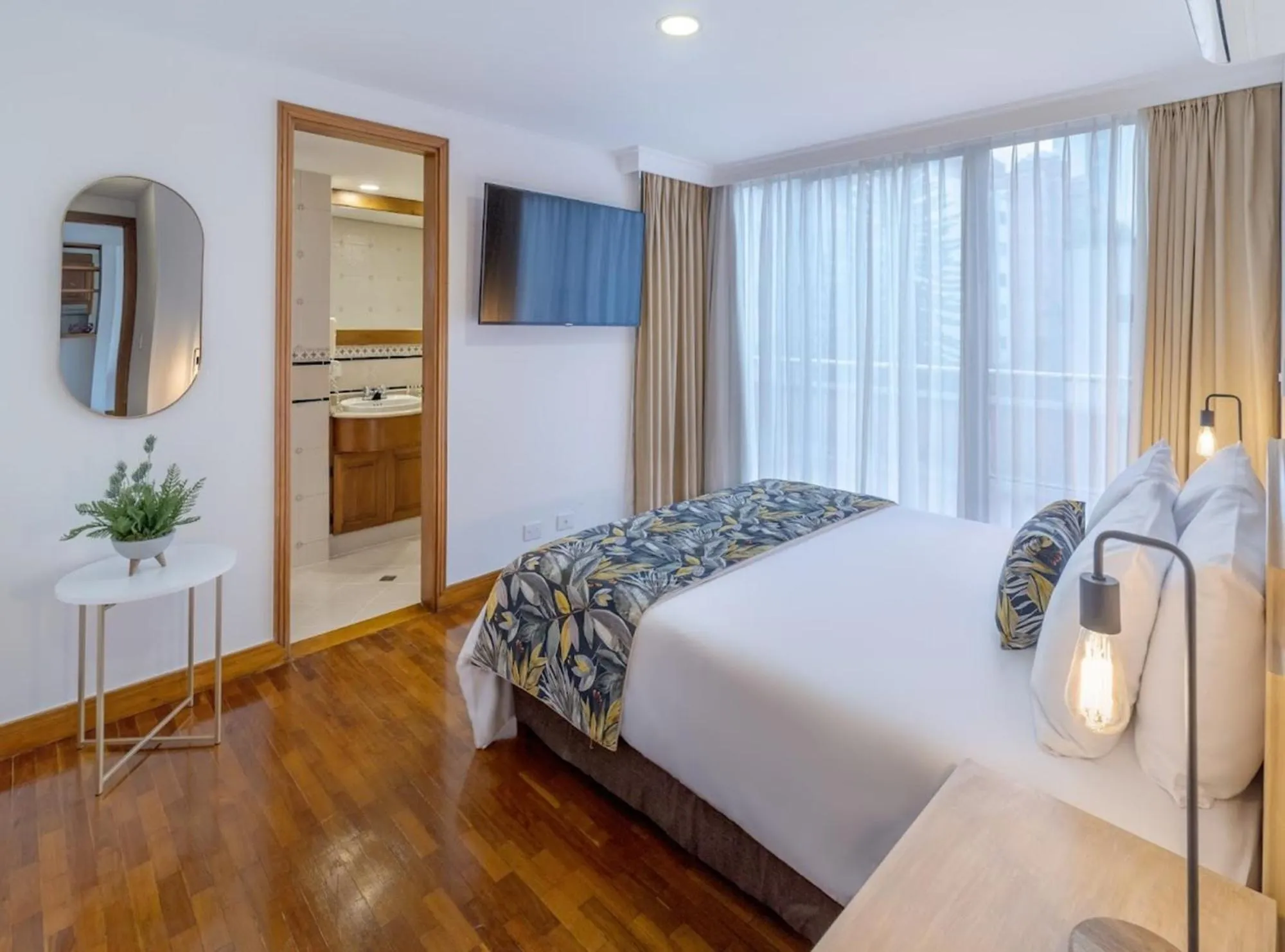 Bed in Alcazar de Oviedo by EE Hoteles