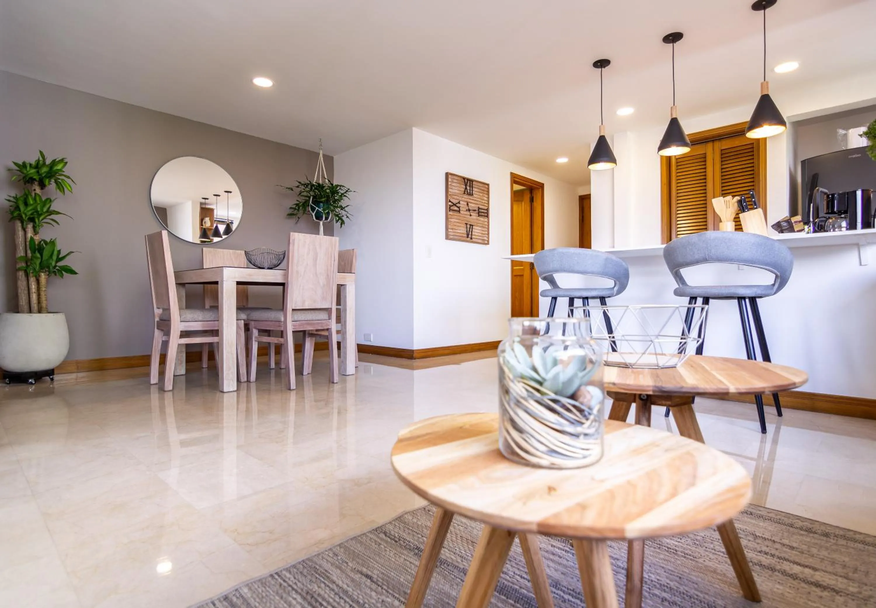 Living room in Alcazar de Oviedo by EE Hoteles