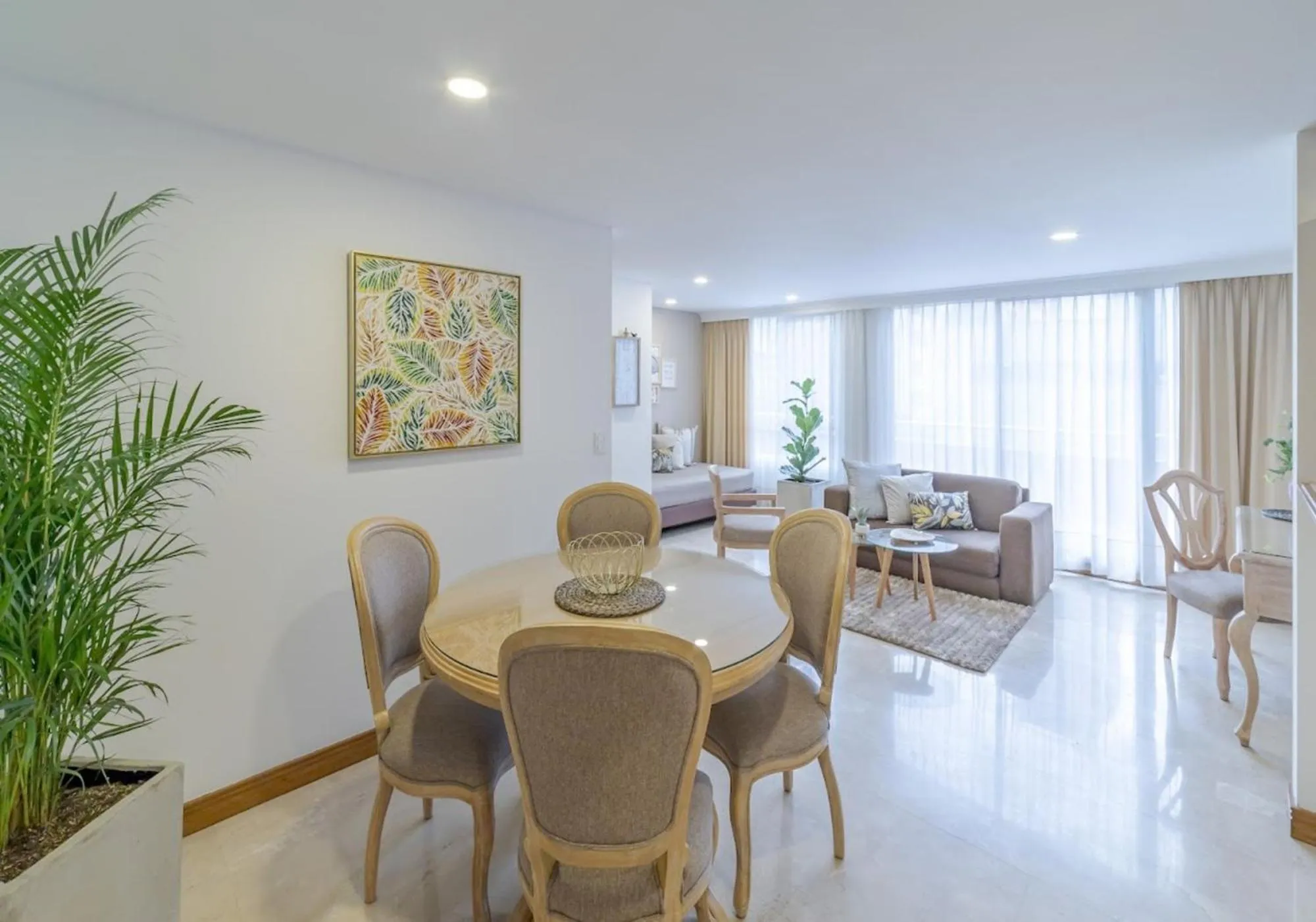 Living room in Alcazar de Oviedo by EE Hoteles