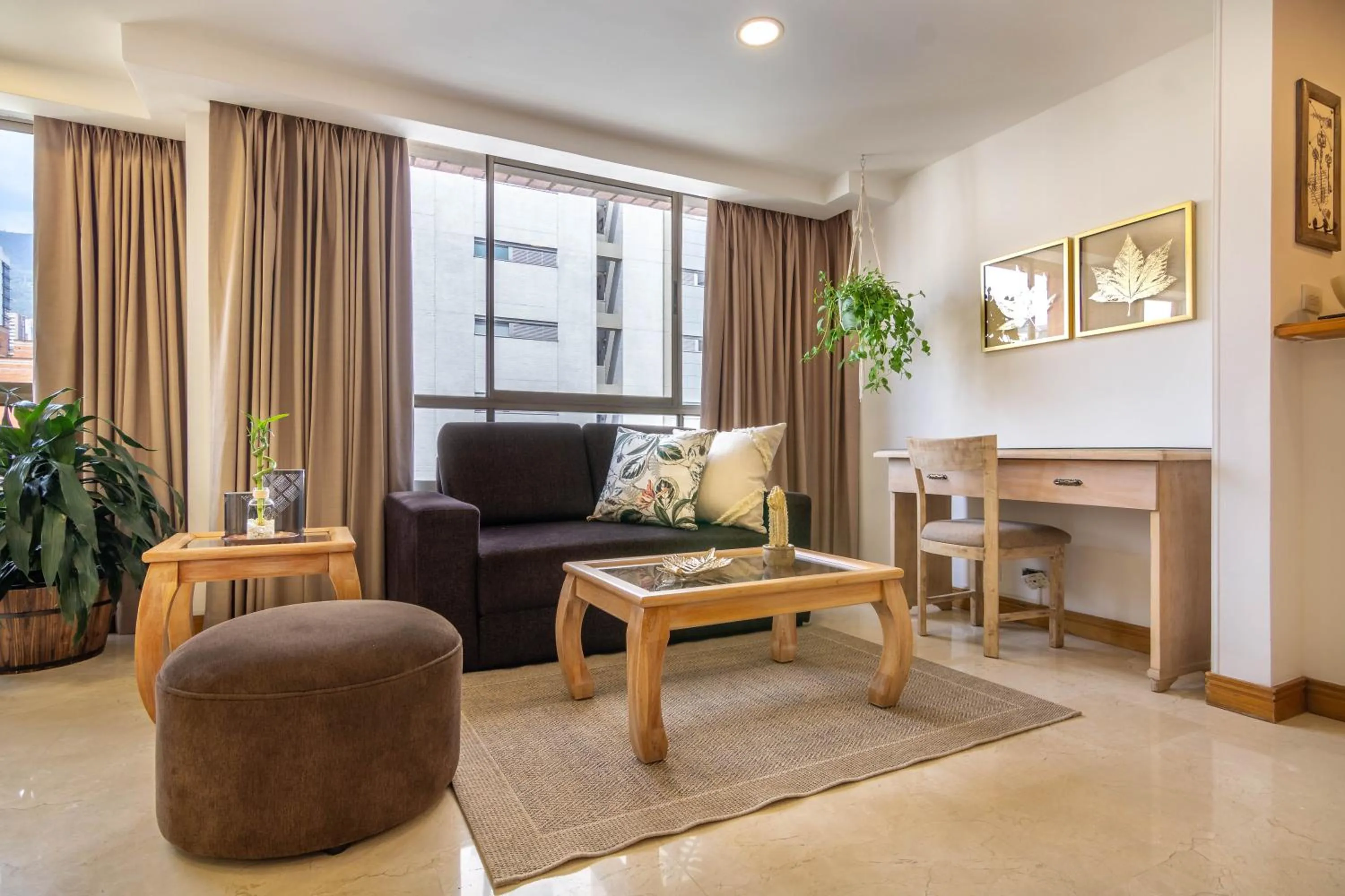 Living room in Alcazar de Oviedo by EE Hoteles