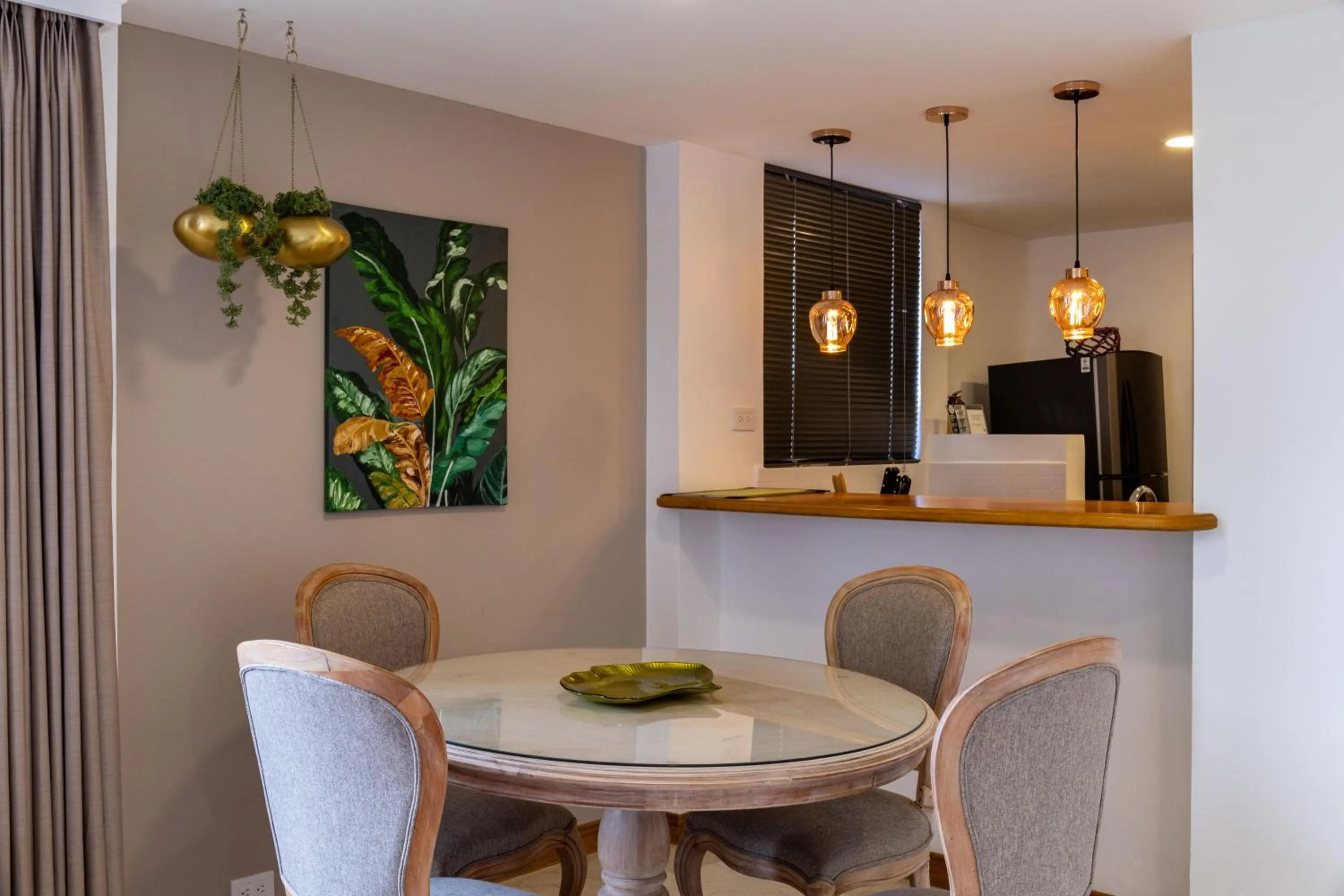 Dining area in Alcazar de Oviedo by EE Hoteles