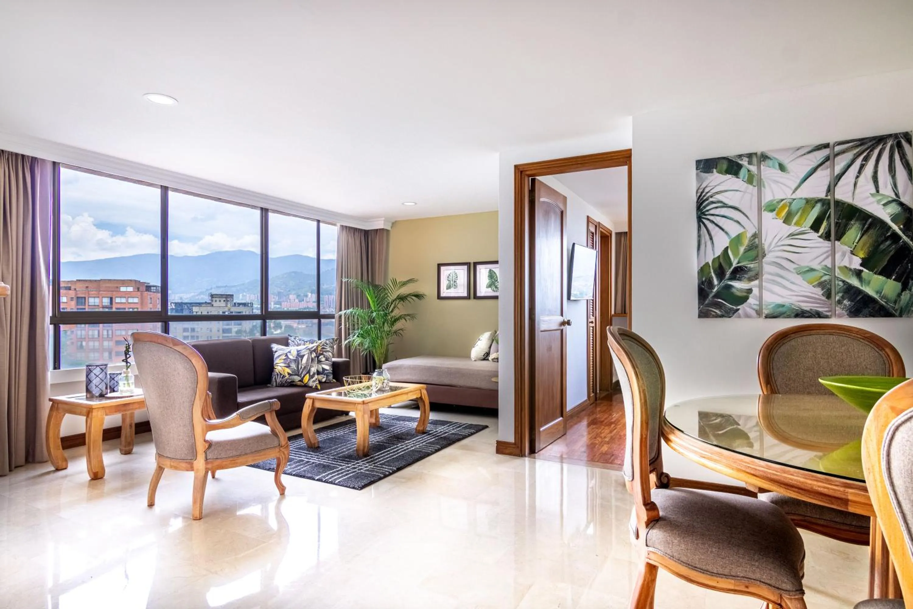 Living room in Alcazar de Oviedo by EE Hoteles