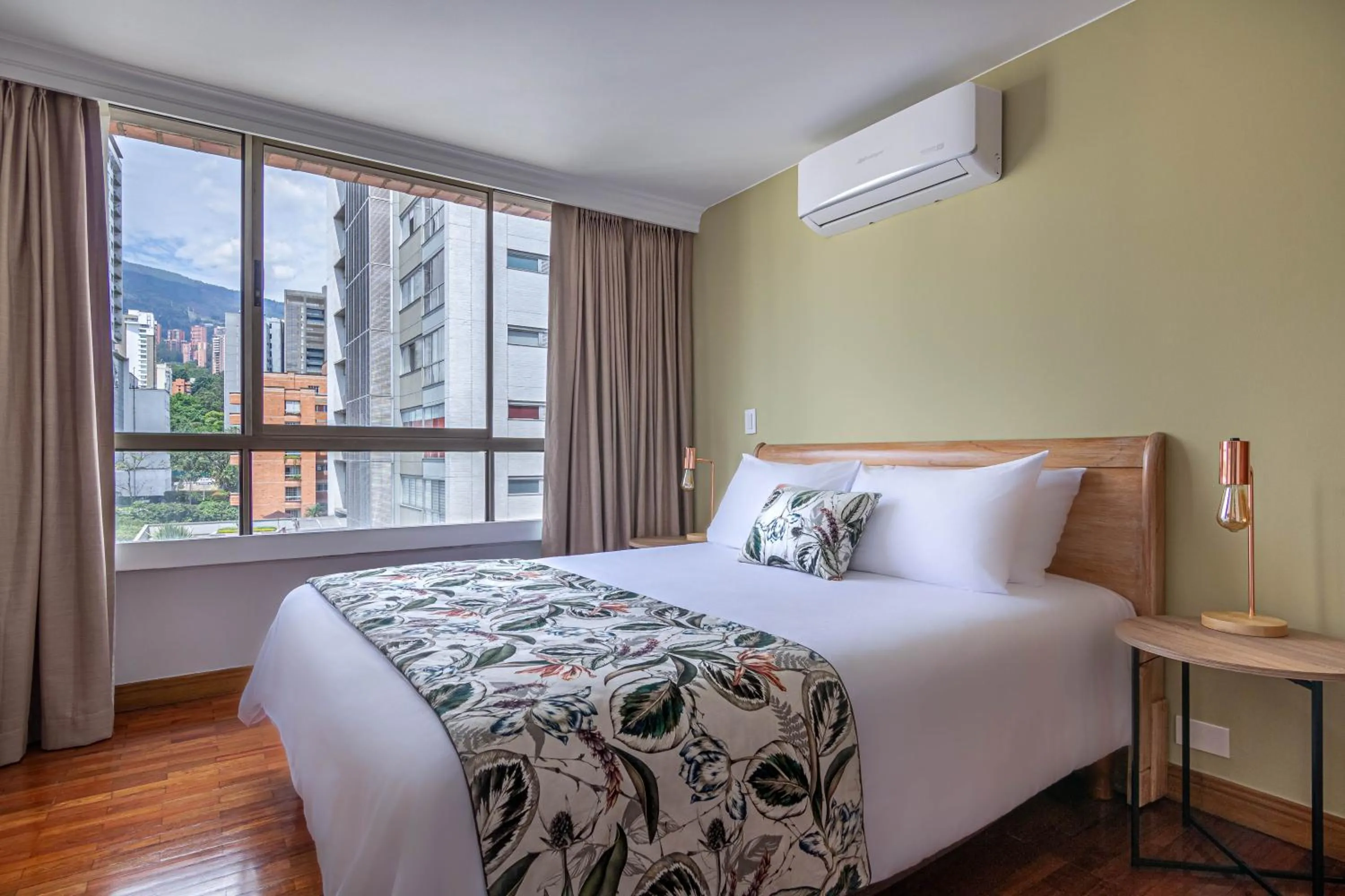 Bed in Alcazar de Oviedo by EE Hoteles