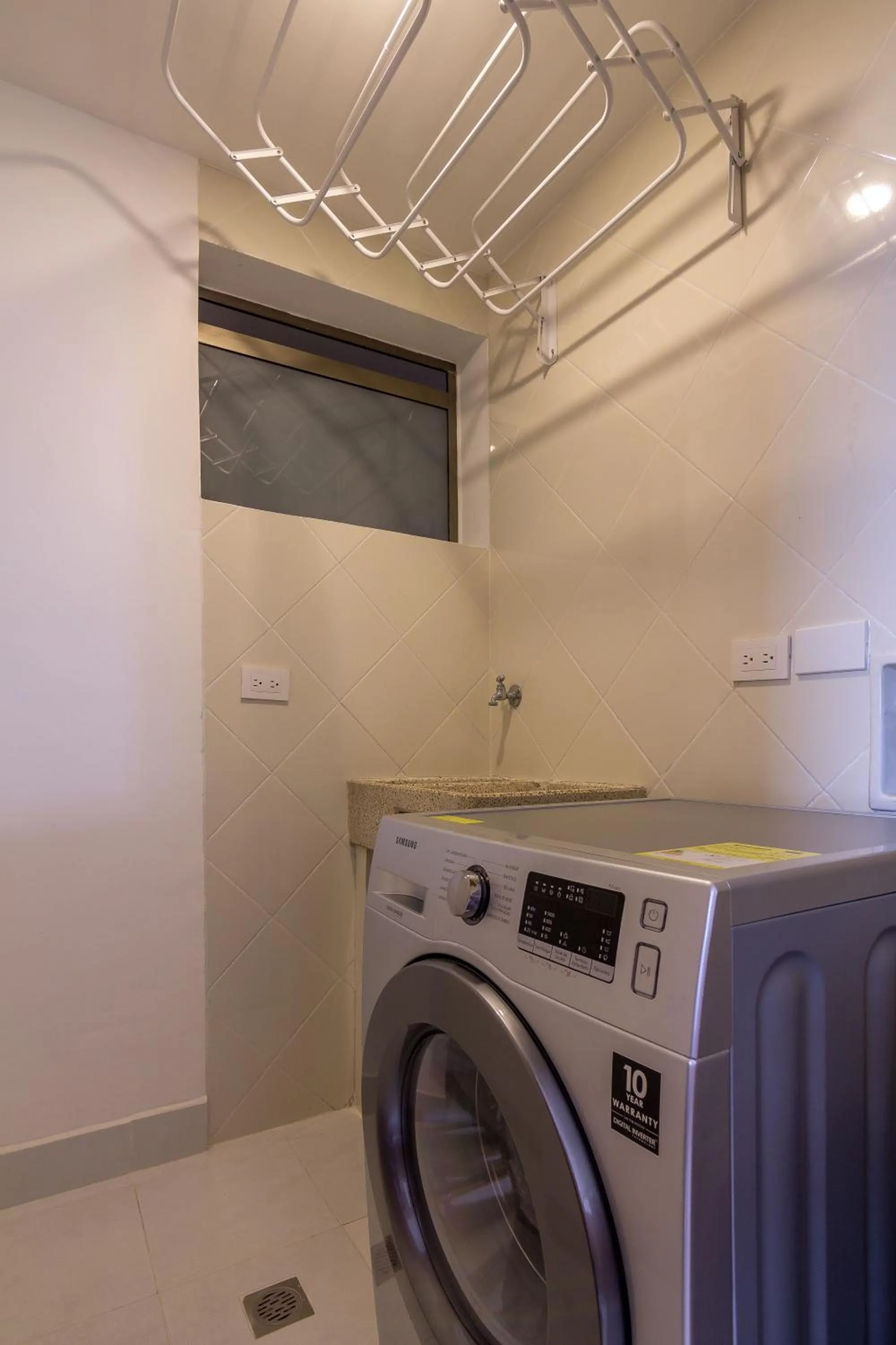 Kitchen or kitchenette in Alcazar de Oviedo by EE Hoteles