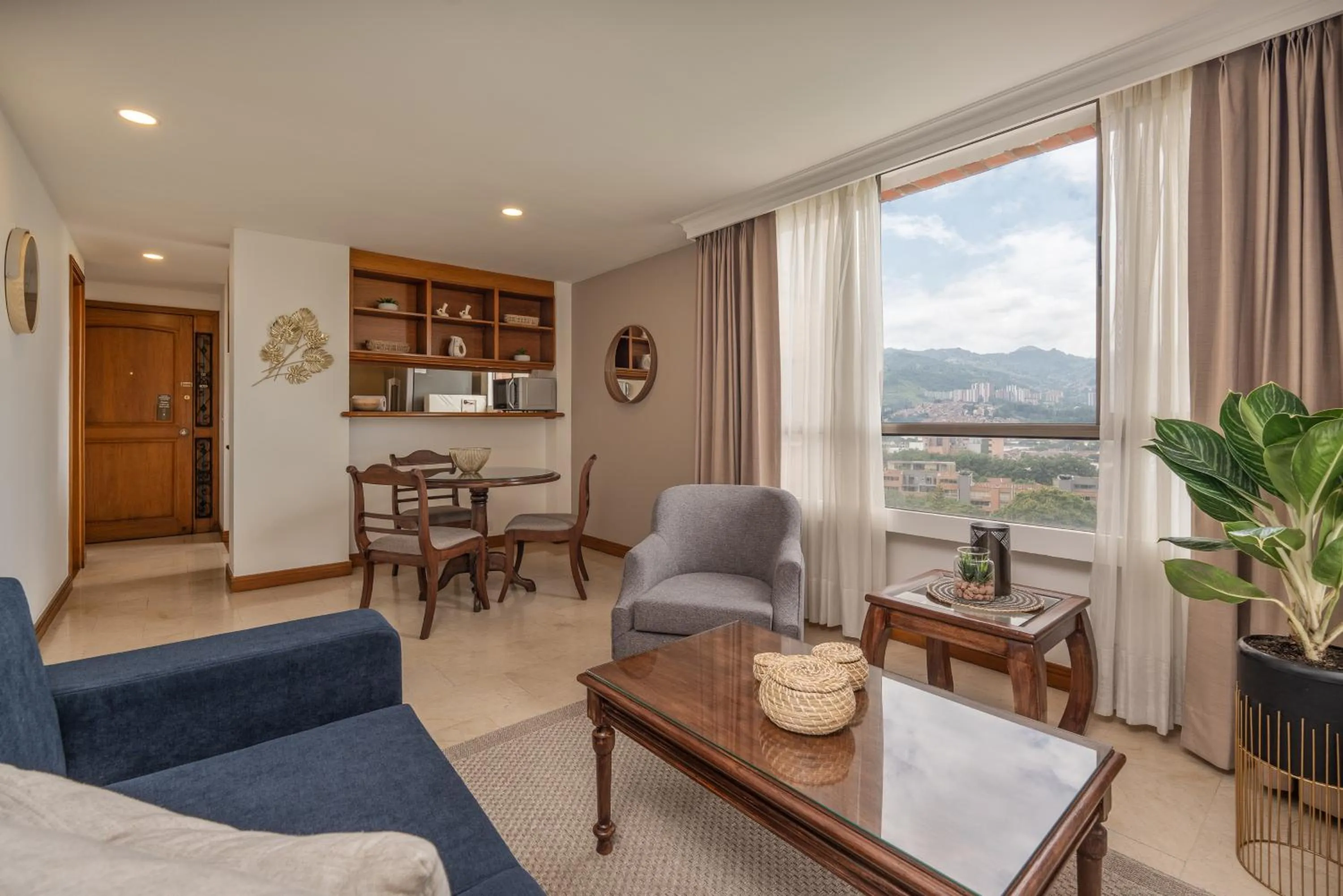 Photo of the whole room in Alcazar de Oviedo by EE Hoteles