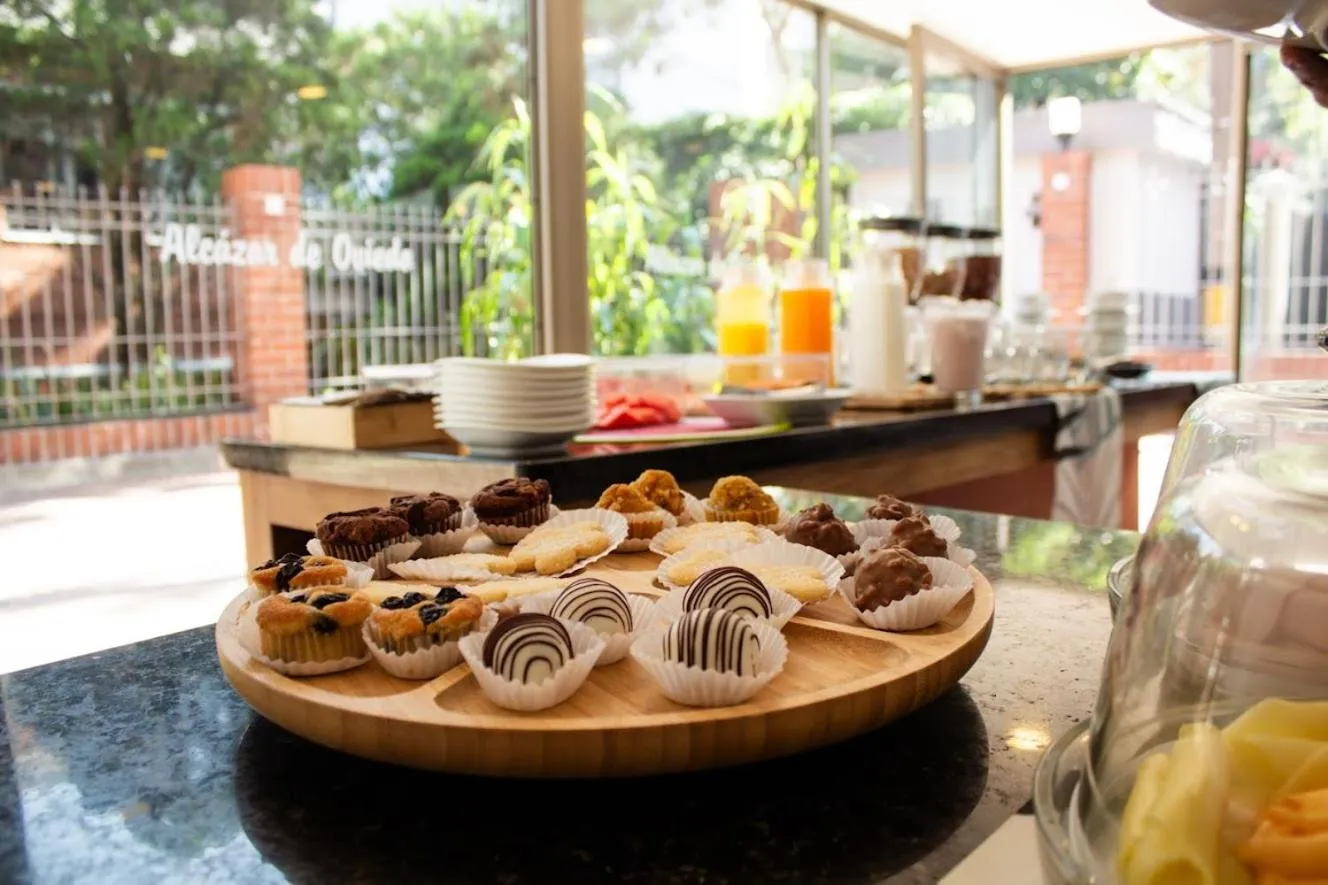 Continental breakfast in Alcazar de Oviedo by EE Hoteles