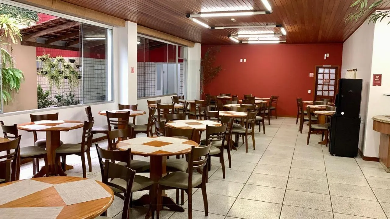 Restaurant/places to eat in Hotel Apolo XVI