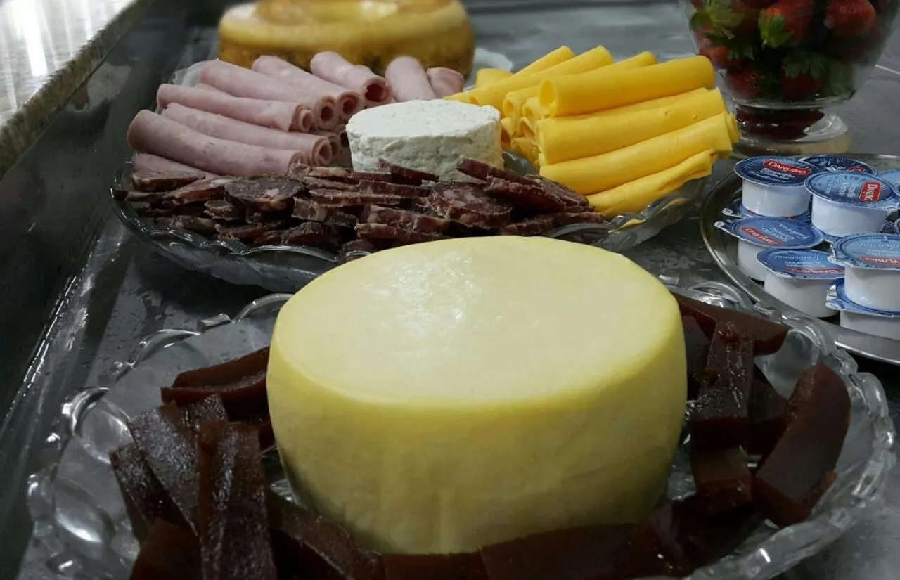 Food in Hotel Apolo XVI