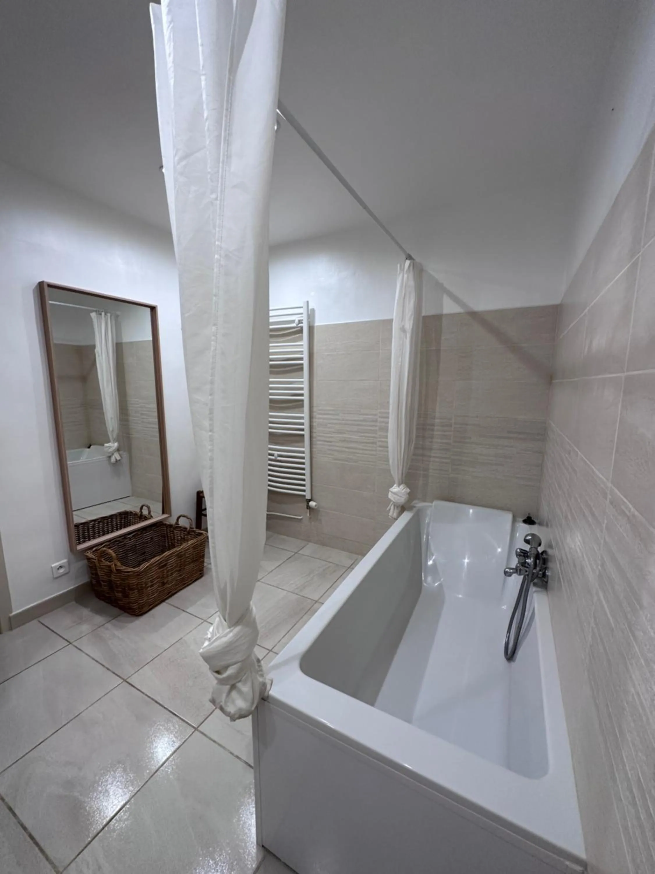 Shower in Moulin d'Antelon B&B