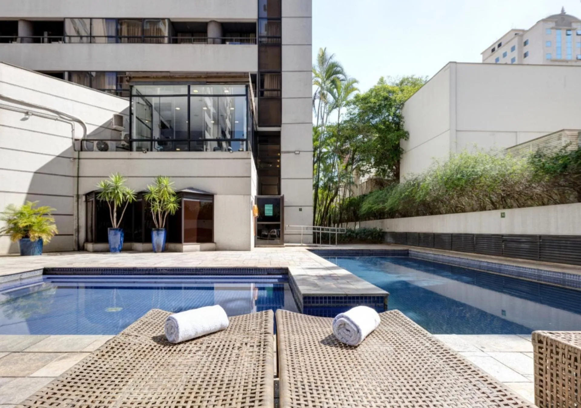 Swimming pool in Quality Paulista (São Paulo, Jardins)