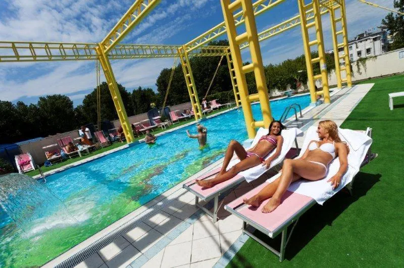 Swimming pool in Hotel Palm Beach B&B SEA VIEW