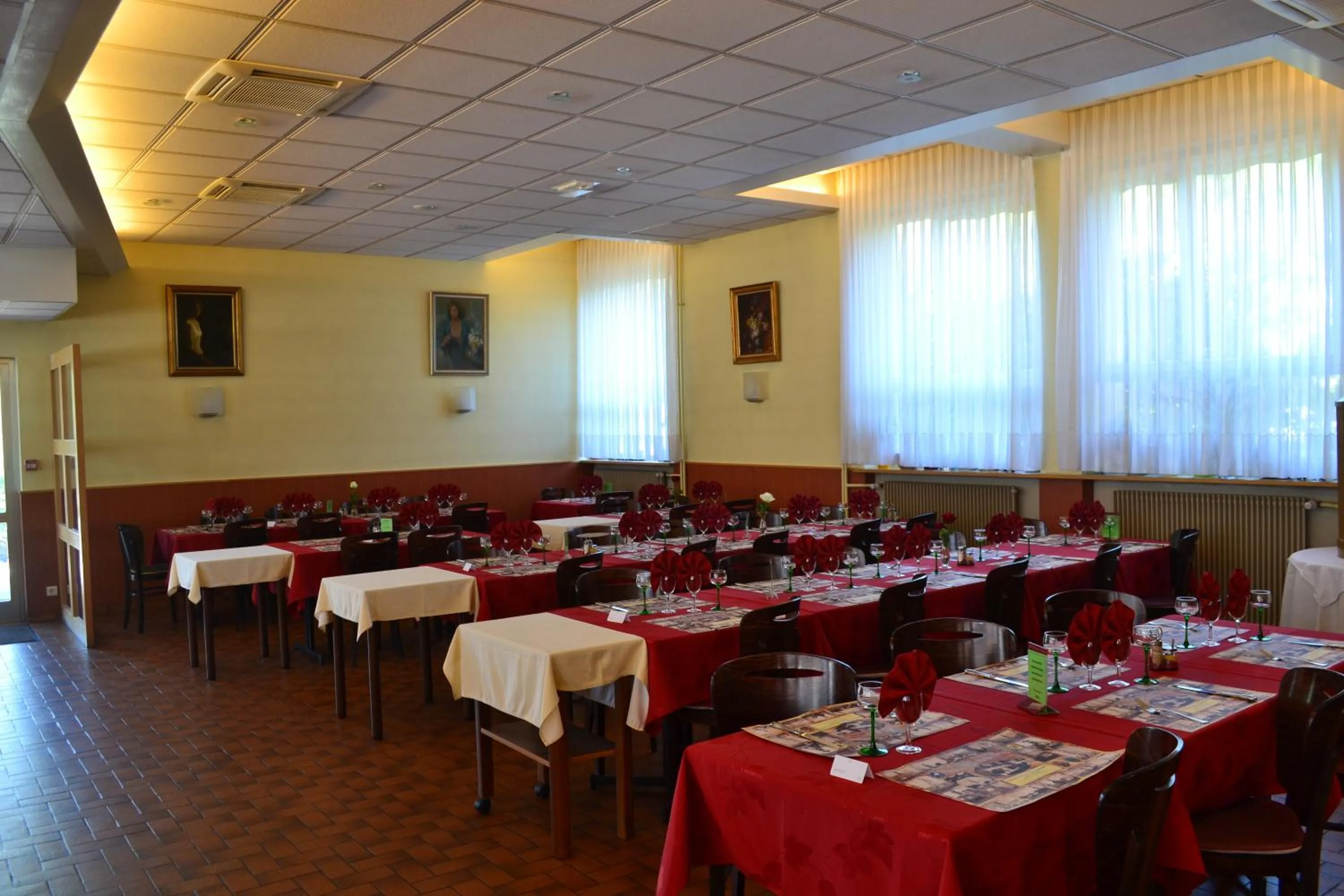 Restaurant/places to eat in Hotel Restaurant Niemerich