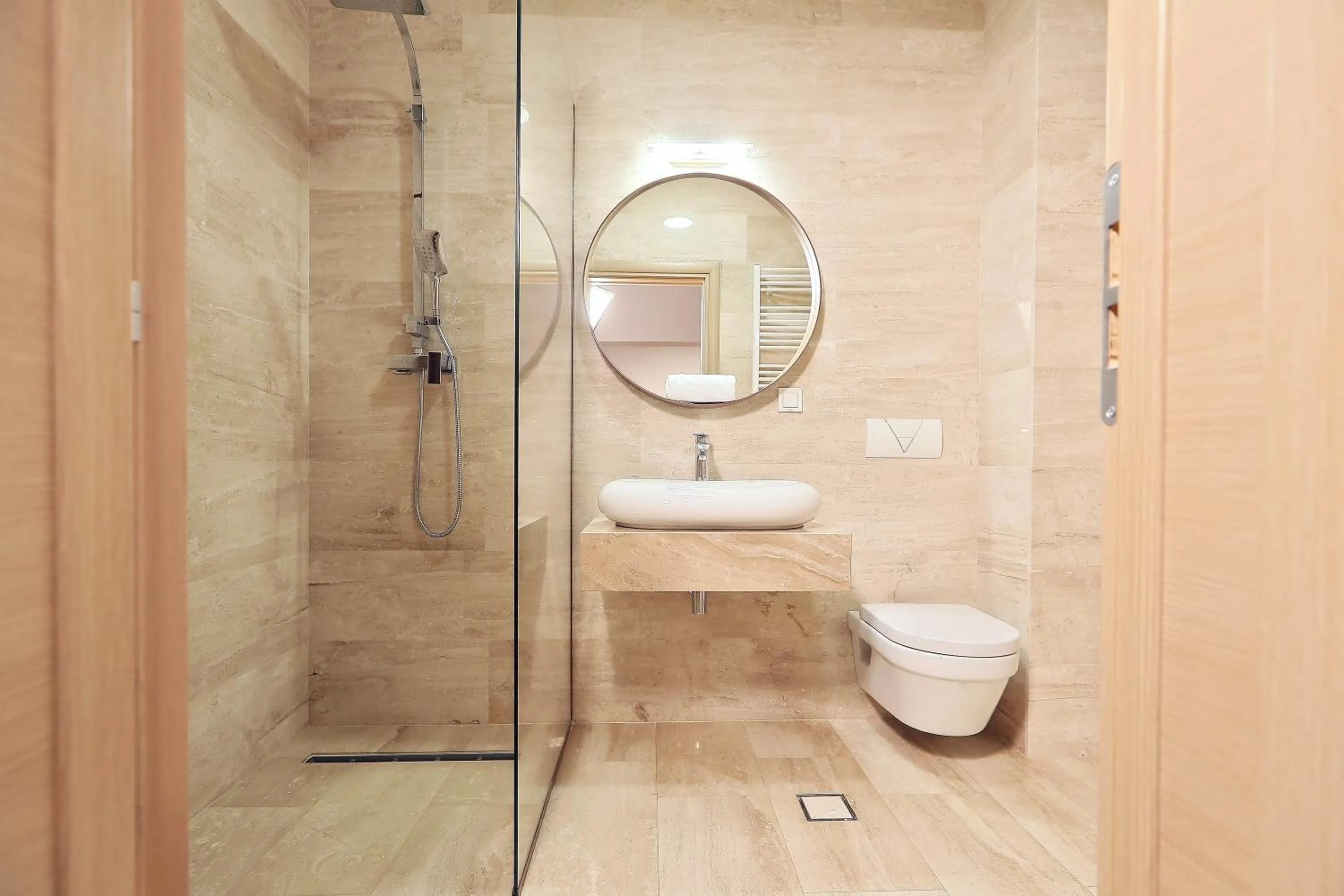 Shower in Living In Aparthotel