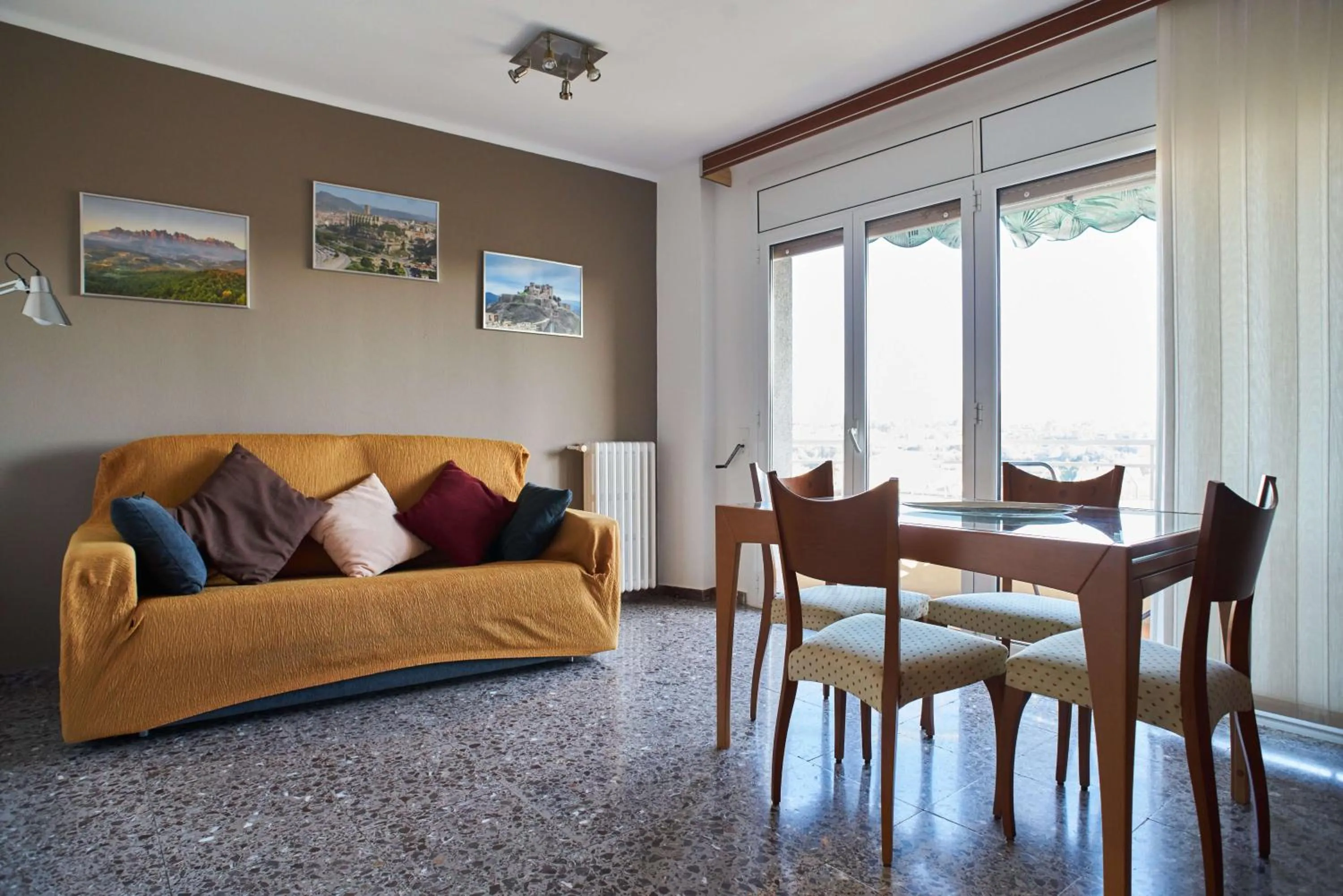 Dining area in Manresa Apartamentos Turísticos