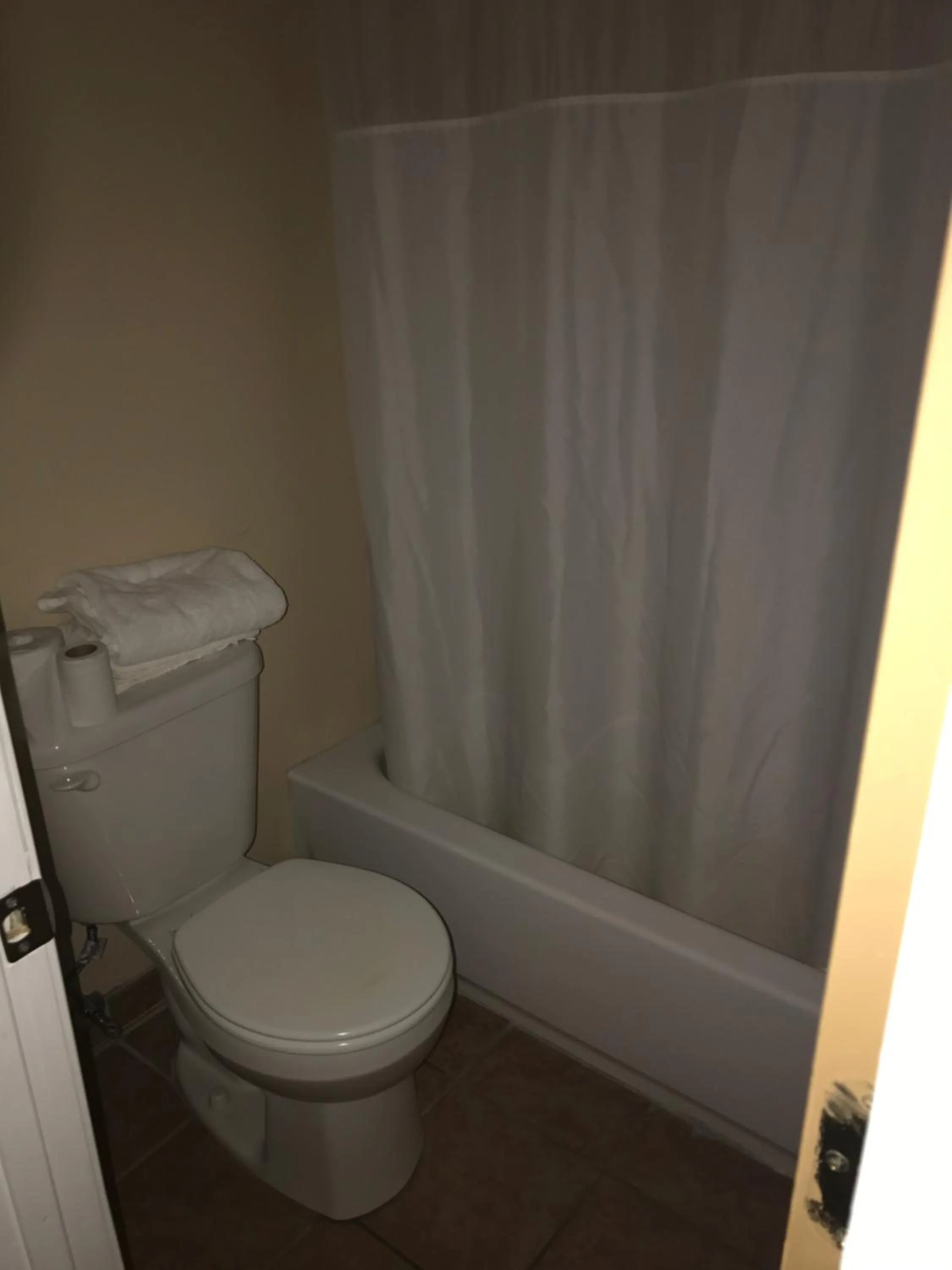 Bathroom in La Fontana Motel