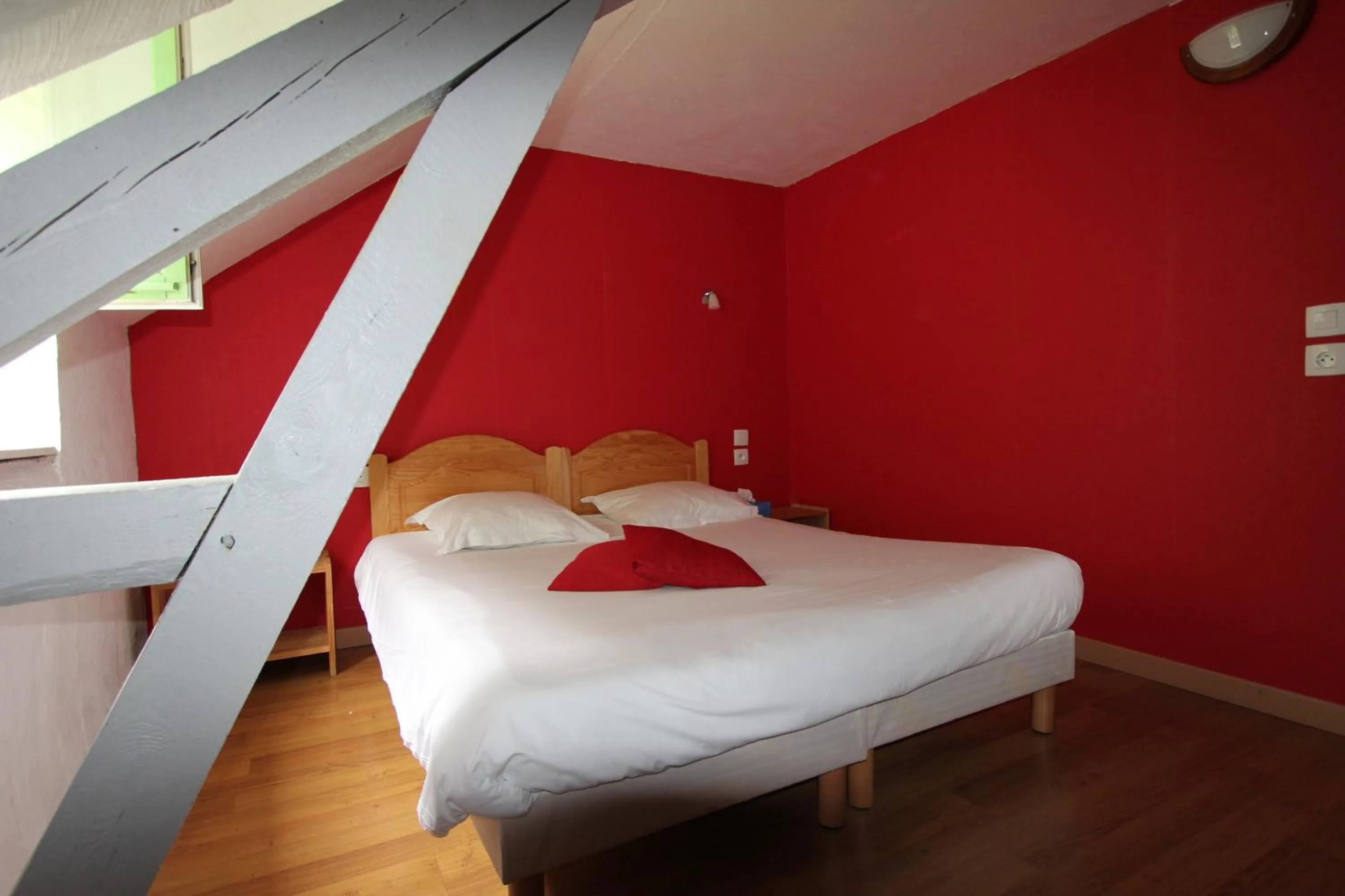 Property building, Bed in Auberge La Caverne