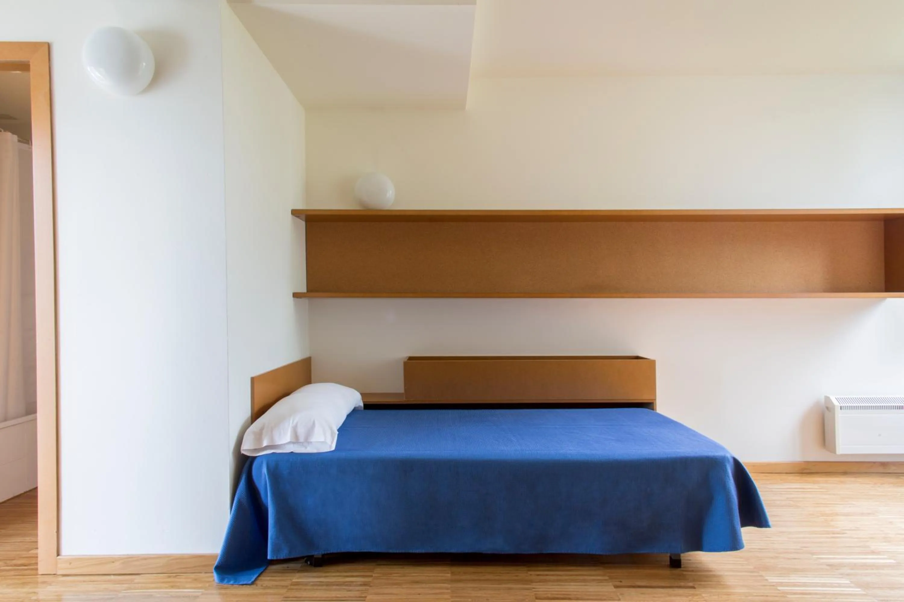 Property building, Bed in Residencia Universitaria Resa O Castro