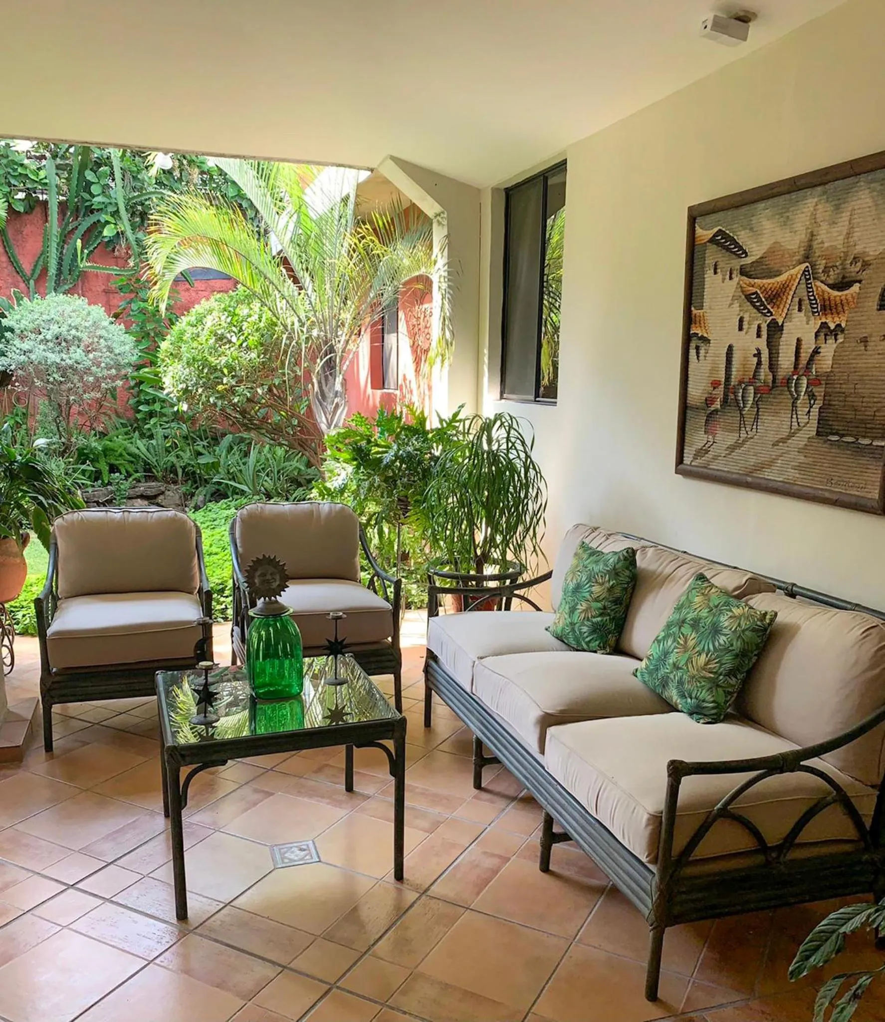 Seating area in Hotel La Posada del Angel