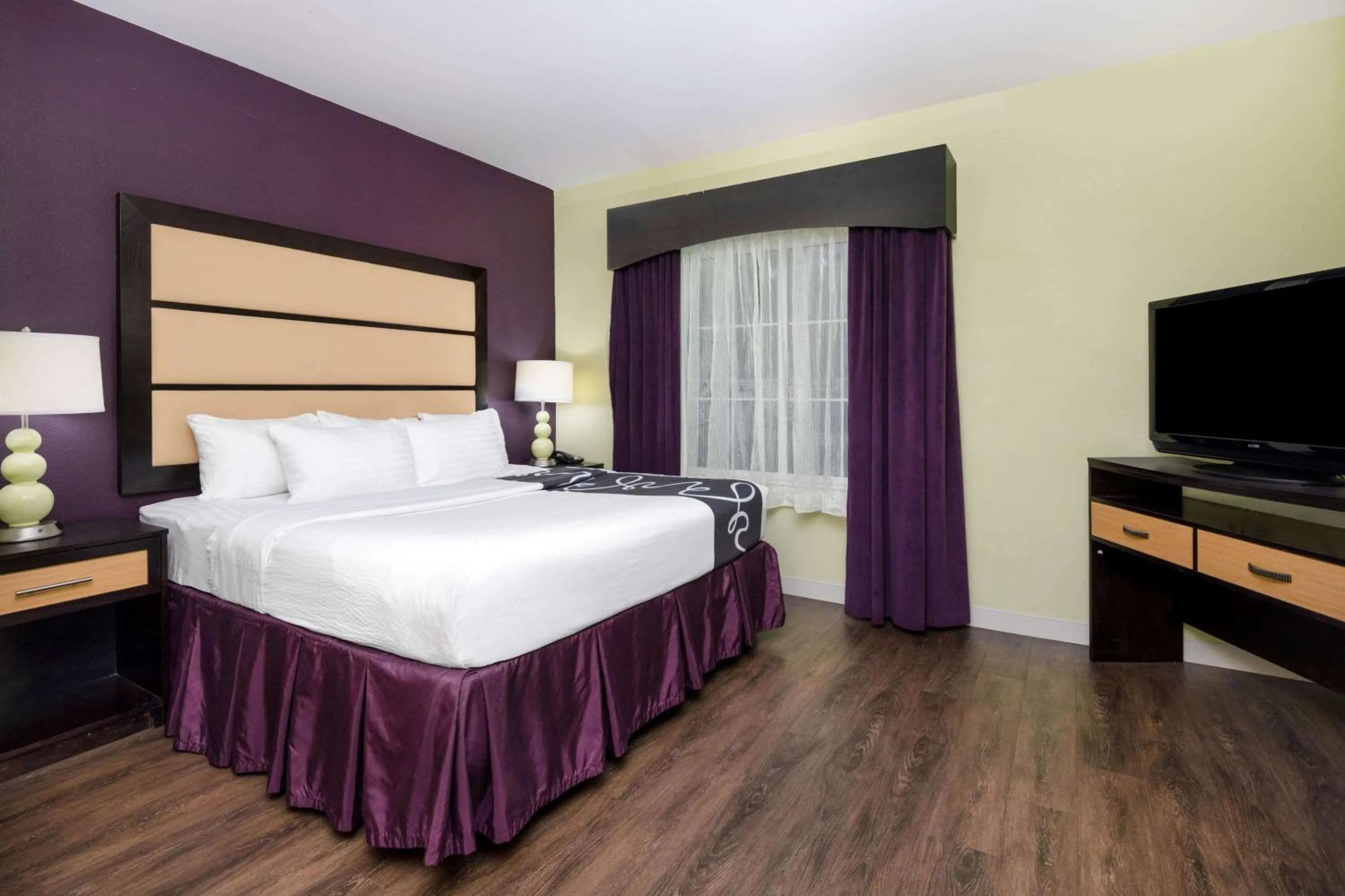 Photo of the whole room, Bed in La Quinta by Wyndham Hinesville - Fort Stewart