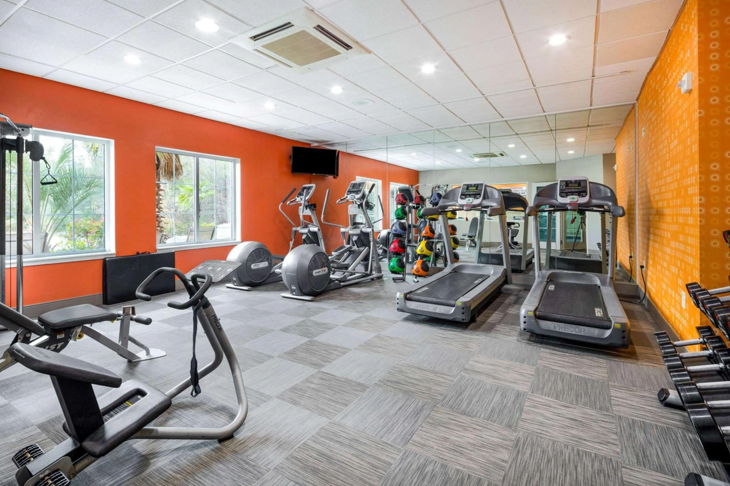 Fitness centre/facilities in La Quinta by Wyndham Hinesville - Fort Stewart