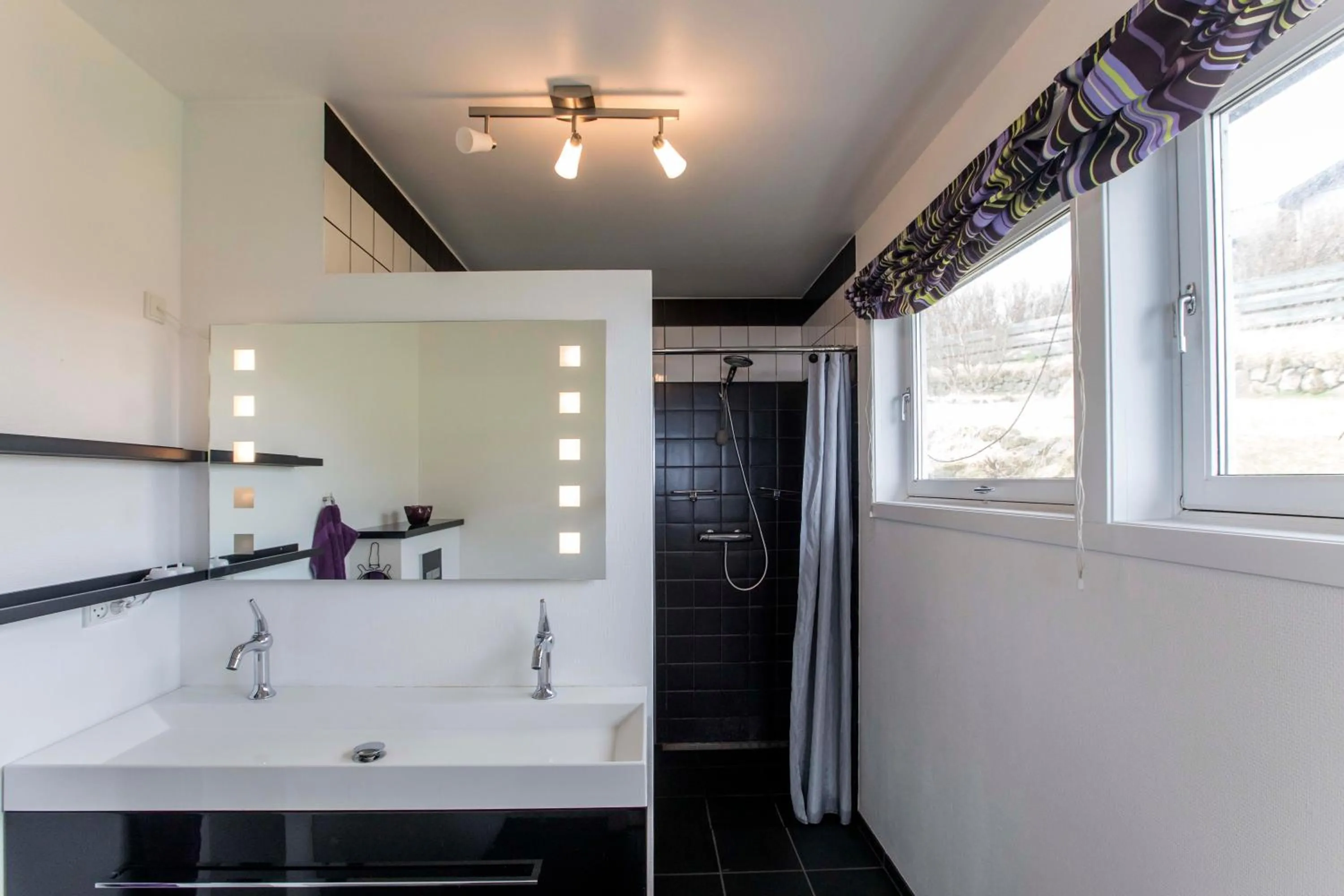 Bathroom in FaroeGuide