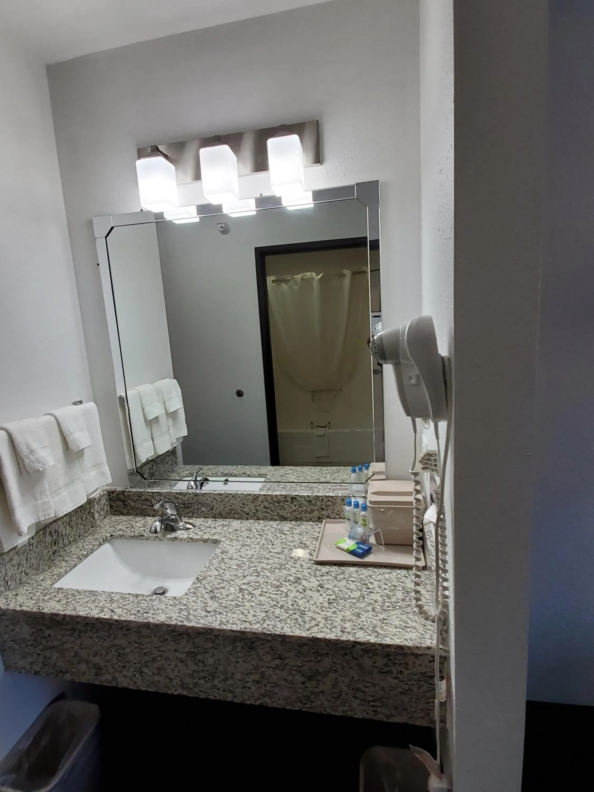 Bathroom in Super 7 Inn Tecumseh