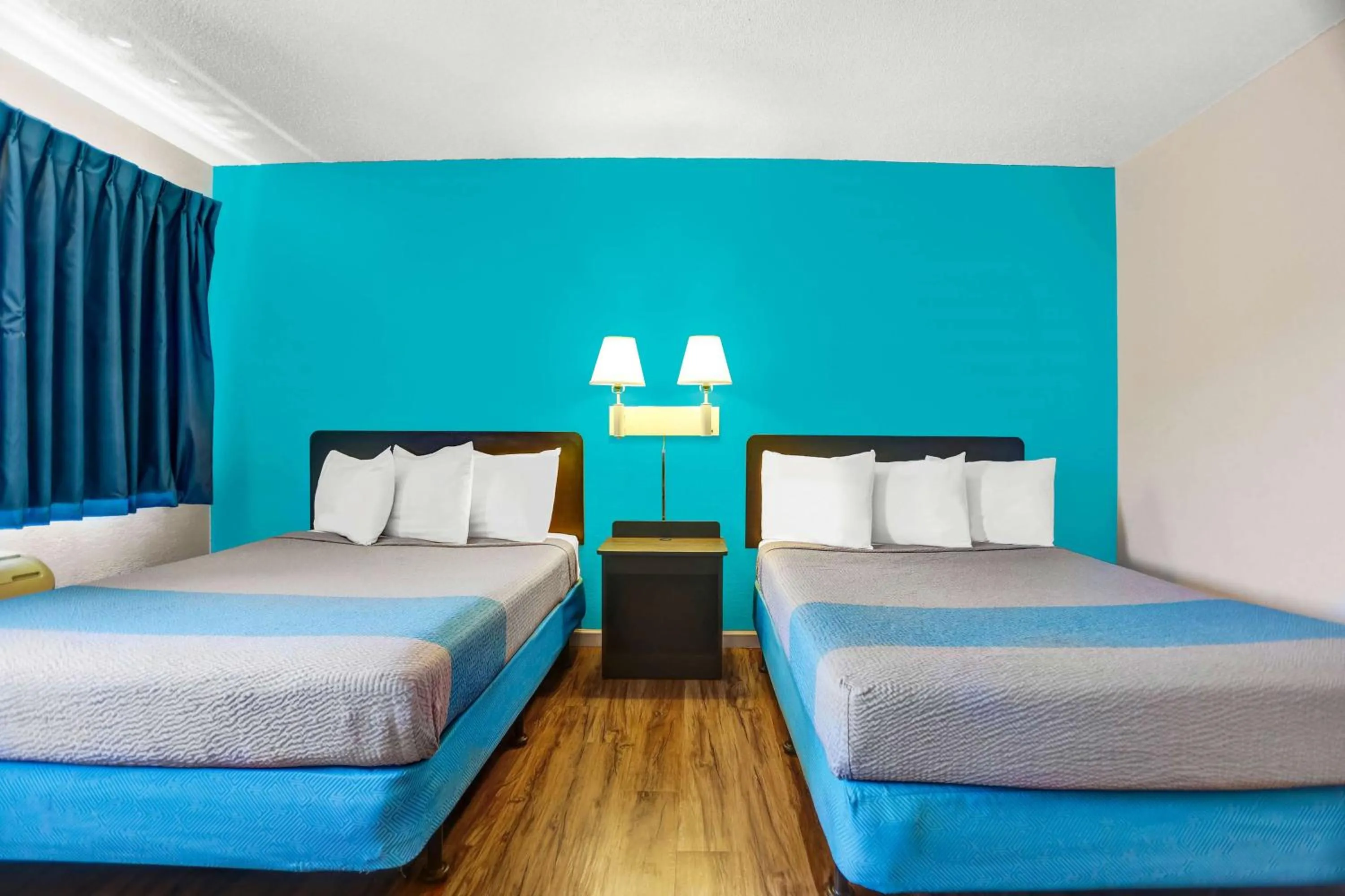 Bedroom, Bed in Motel 6 Fort Bragg, CA