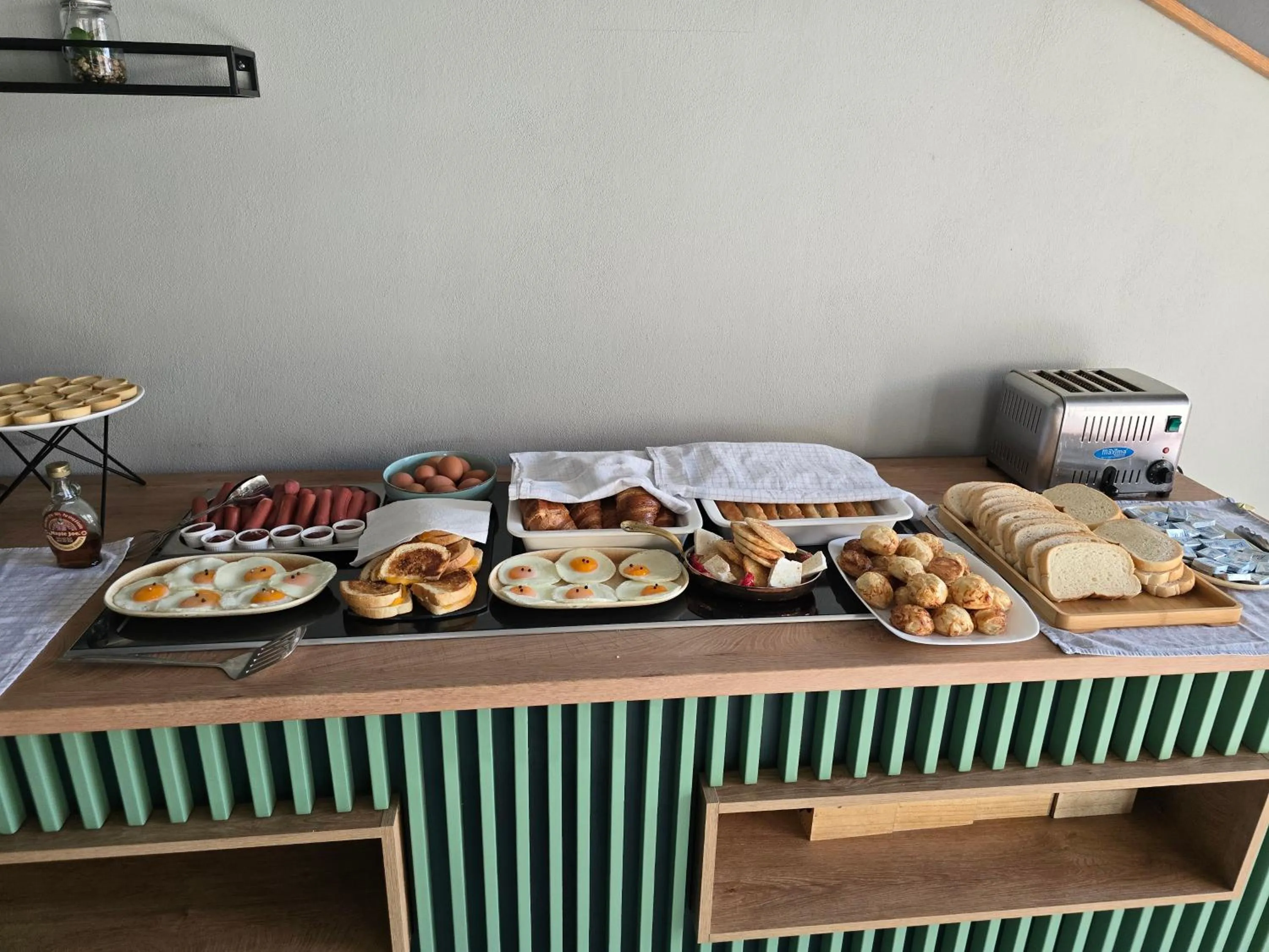 Restaurant/places to eat in Family Hotel Saga