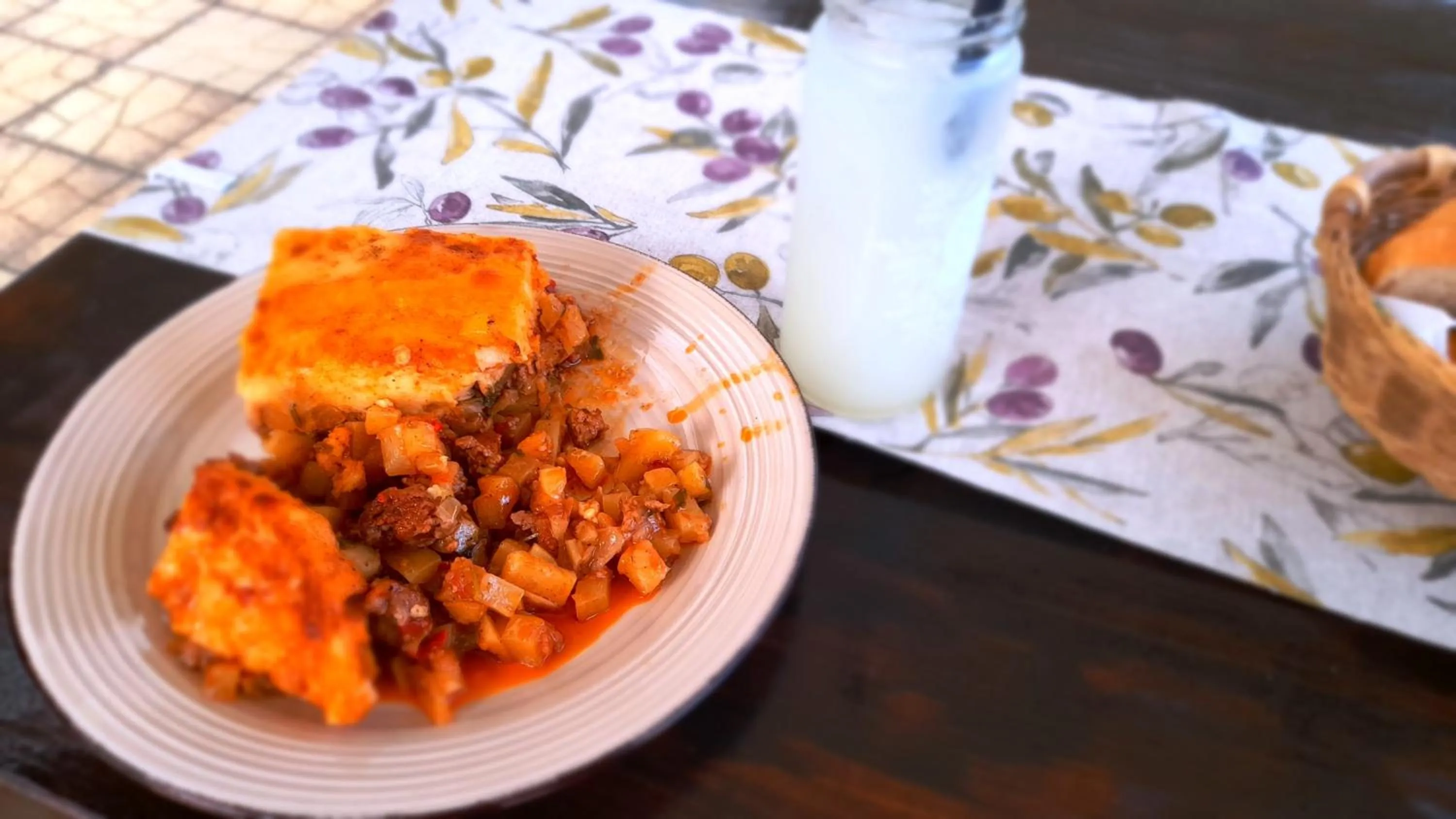 Restaurant/places to eat in Family Hotel Saga