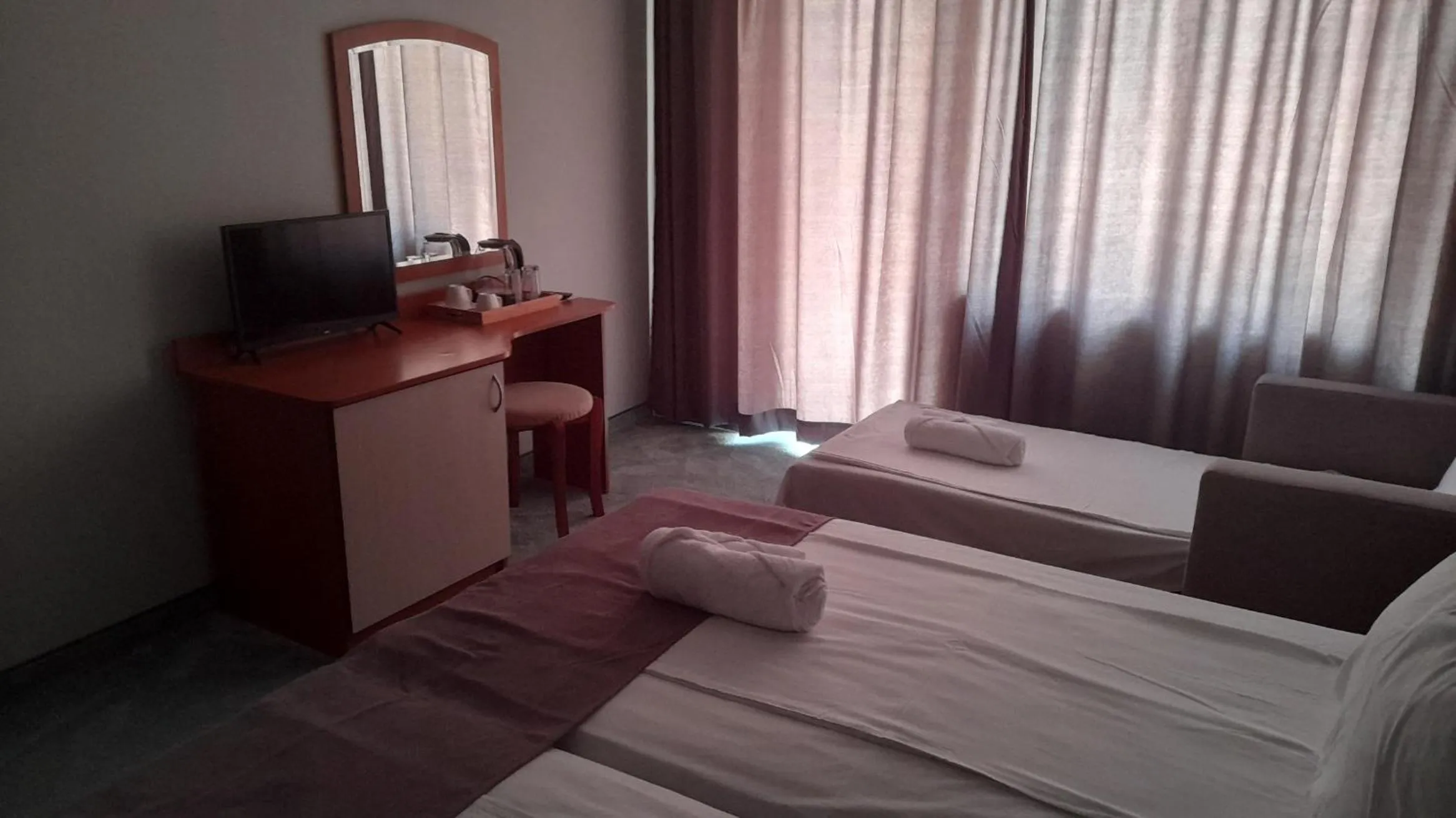 Photo of the whole room, Bed in Family Hotel Saga