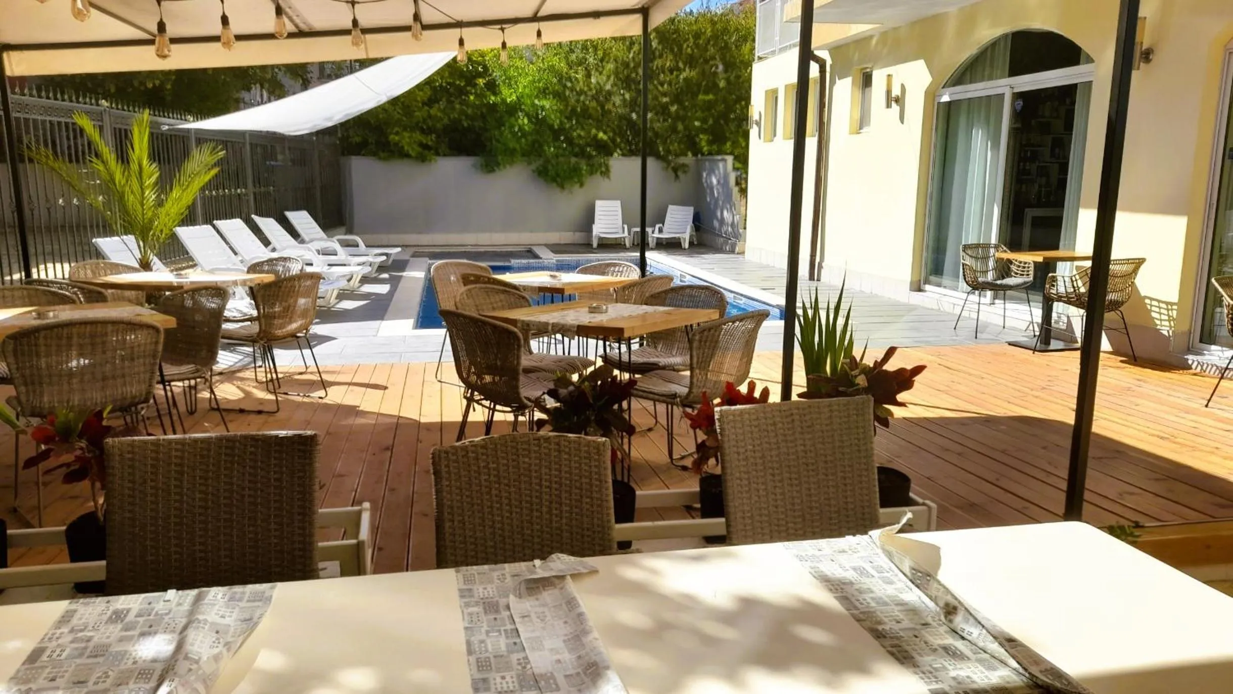 Restaurant/places to eat in Family Hotel Saga