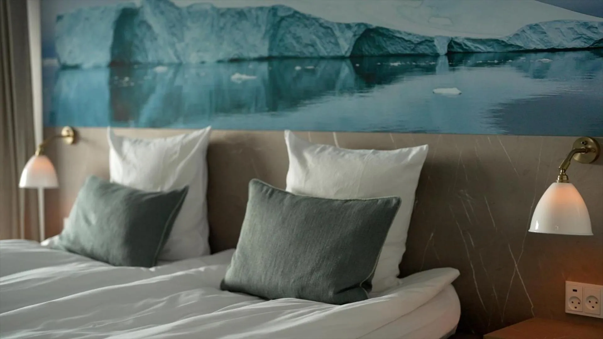 Bed in Hotel Arctic