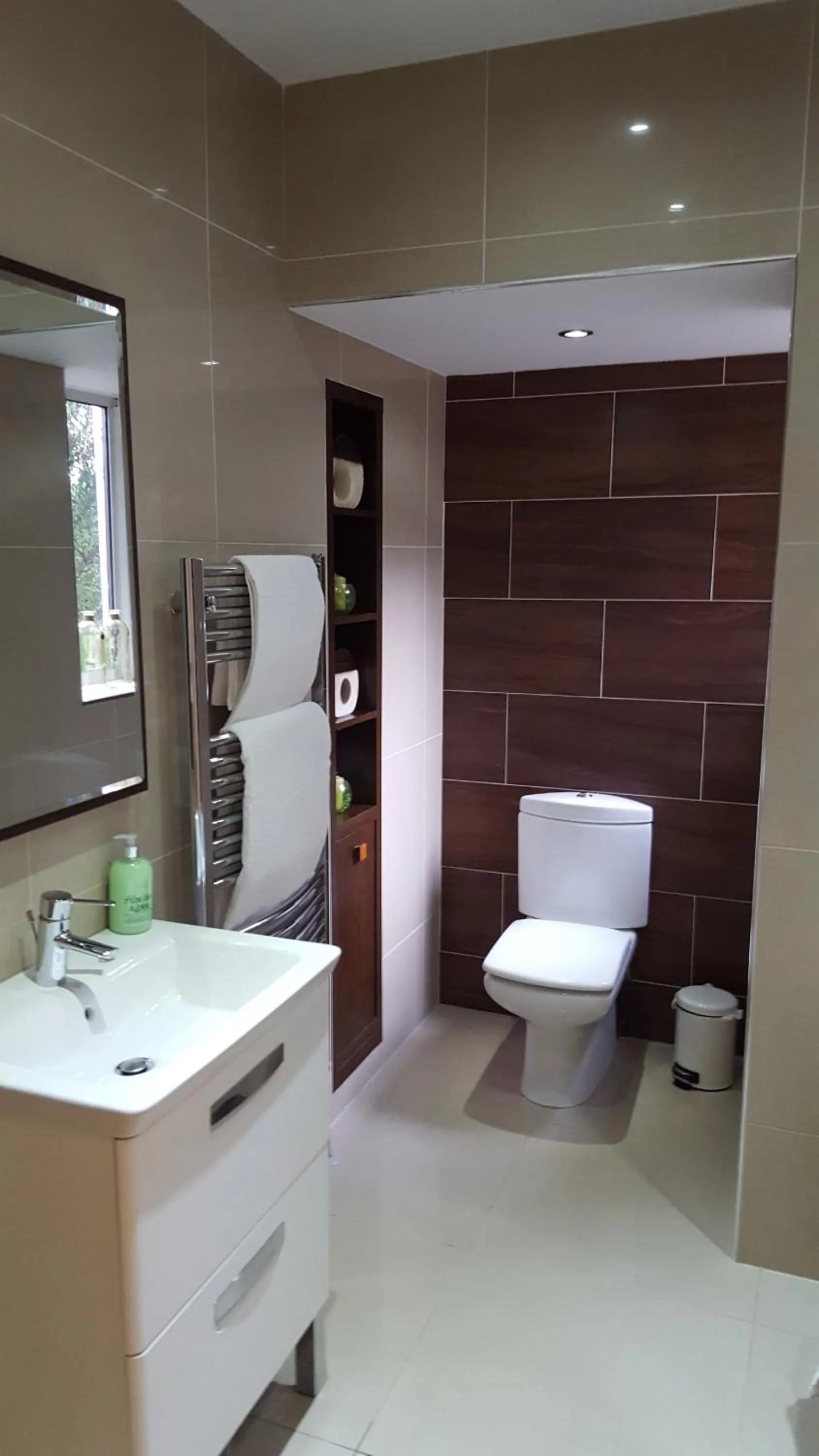 Toilet in The White Dove Bed and Breakfast with Glamping Newark showground