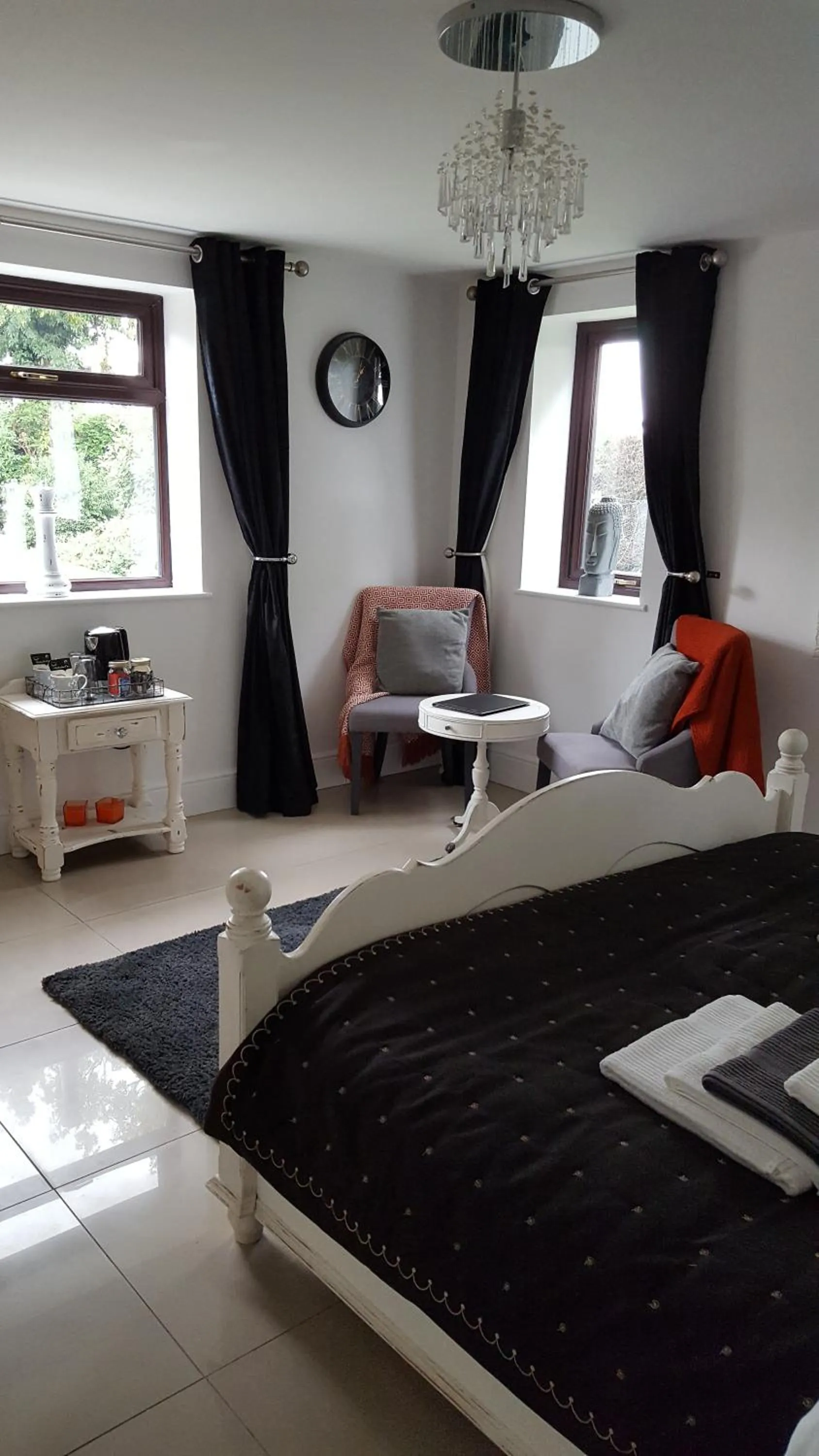 Coffee/tea facilities in The White Dove Bed and Breakfast with Glamping Newark showground