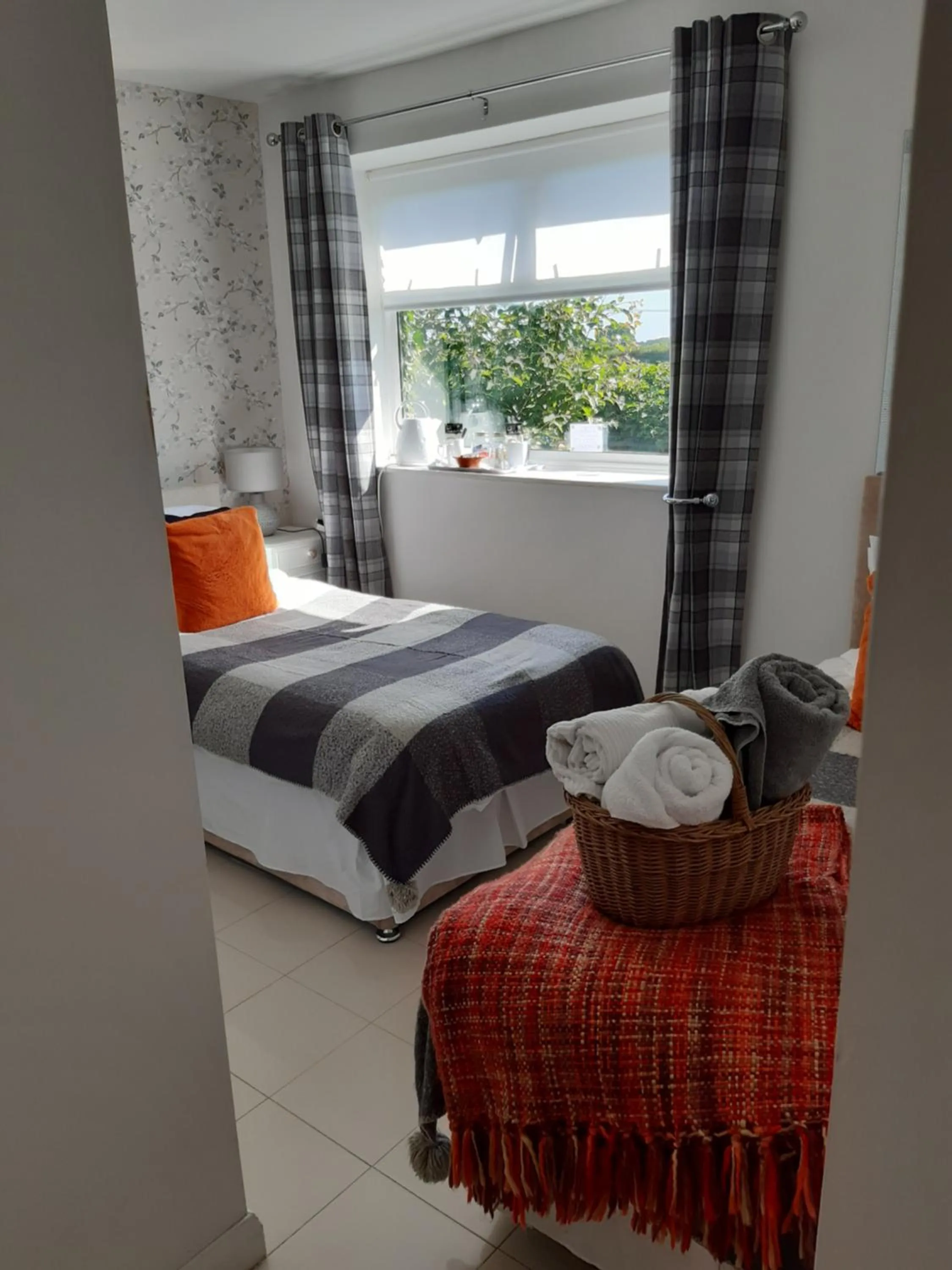 Bed in The White Dove Bed and Breakfast with Glamping Newark showground