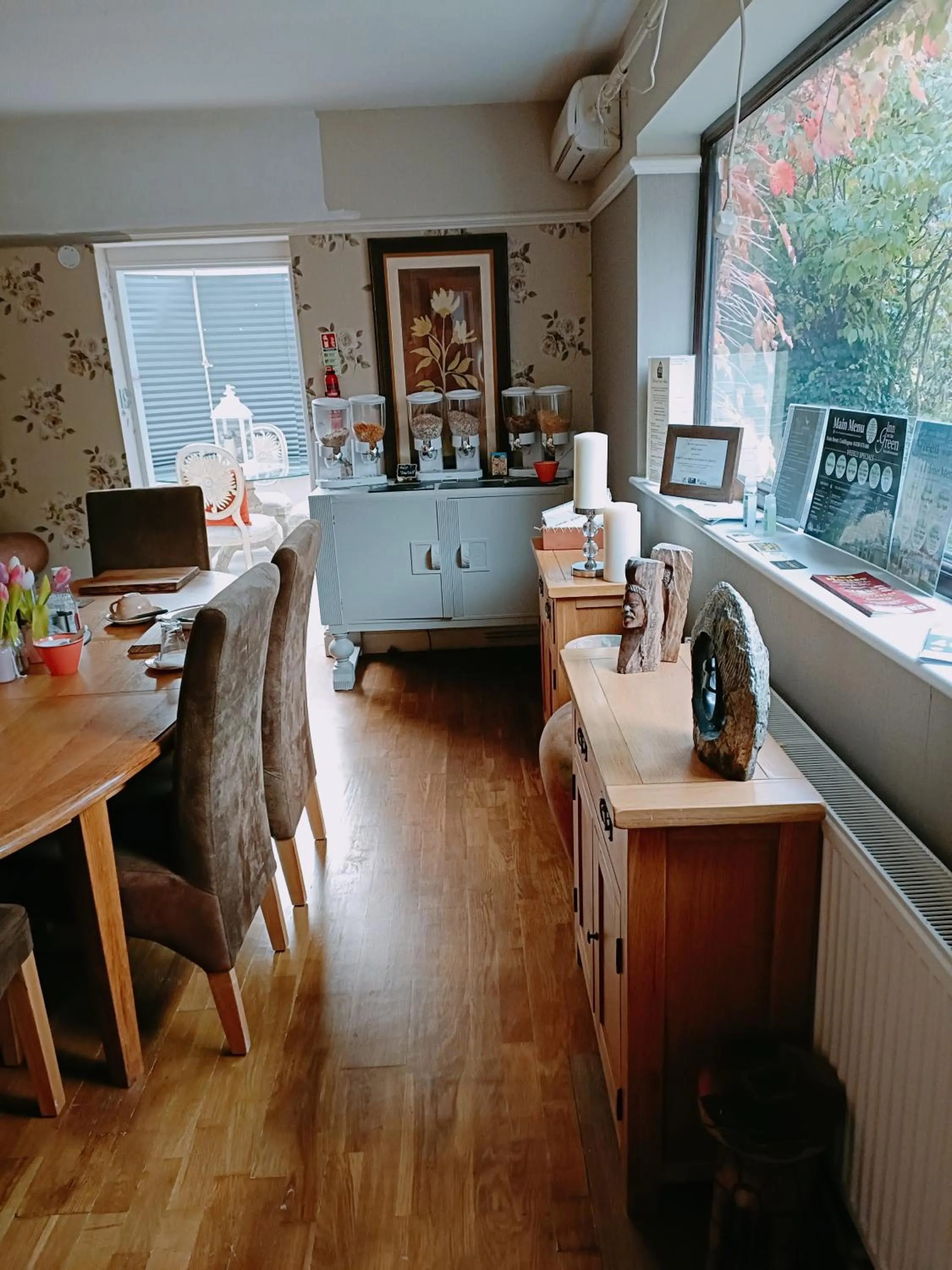 The White Dove Bed and Breakfast with Glamping Newark showground